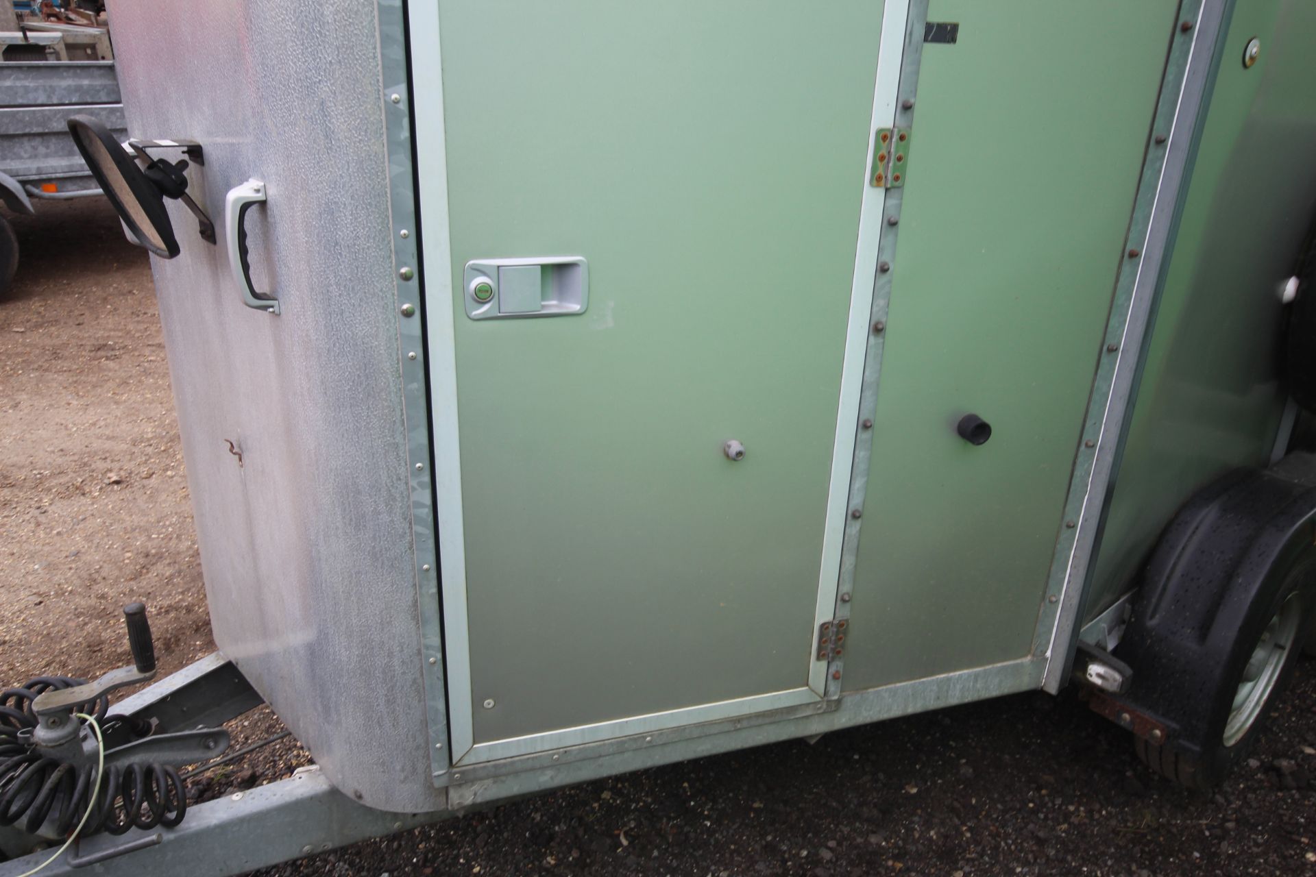 Ifor Williams HB505 two horse twin axle horsebox. Manual held. - Image 16 of 47