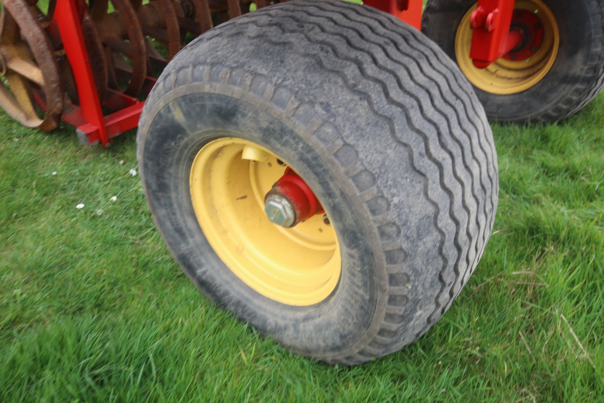 Vaderstad 4.5m Rexius Twin 450. With sprung legs, levelling paddles and double cast iron rings. - Image 35 of 48