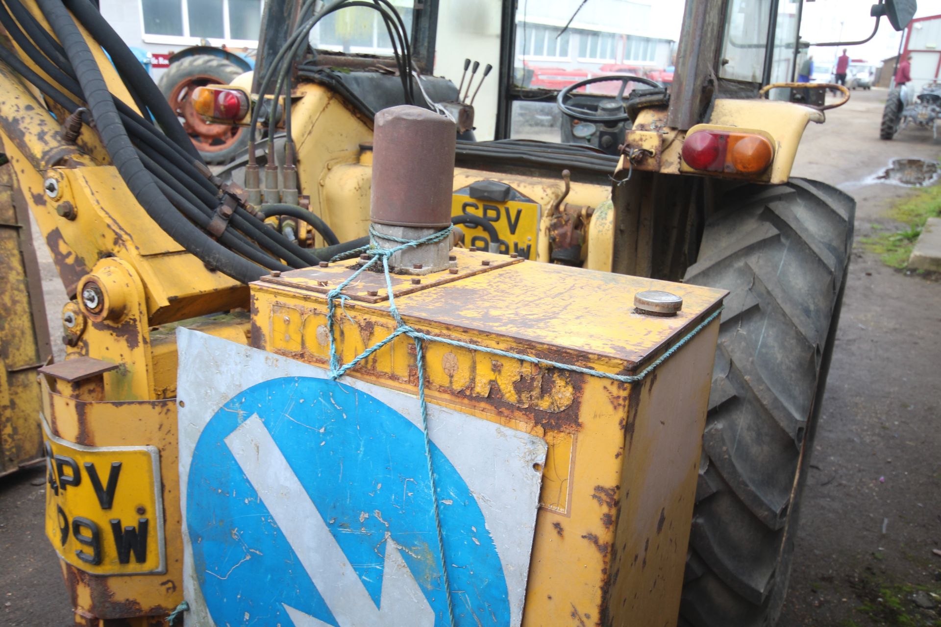 International 248 2WD tractor. Registration SPV 499W. Date of first registration 01/06/1981. Showing - Image 37 of 73