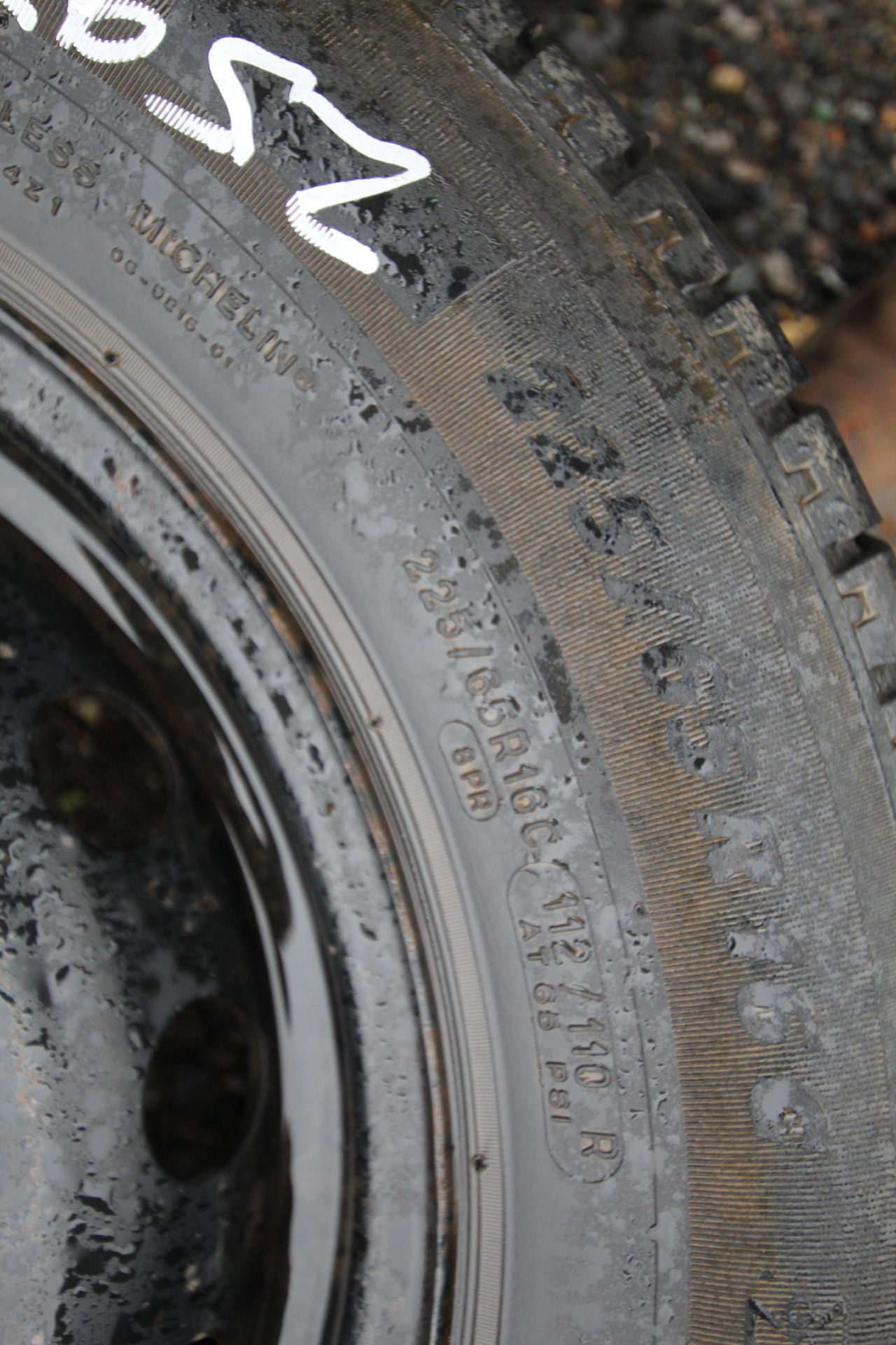Michelin 225/65/16 wheel and tyre. - Image 2 of 3