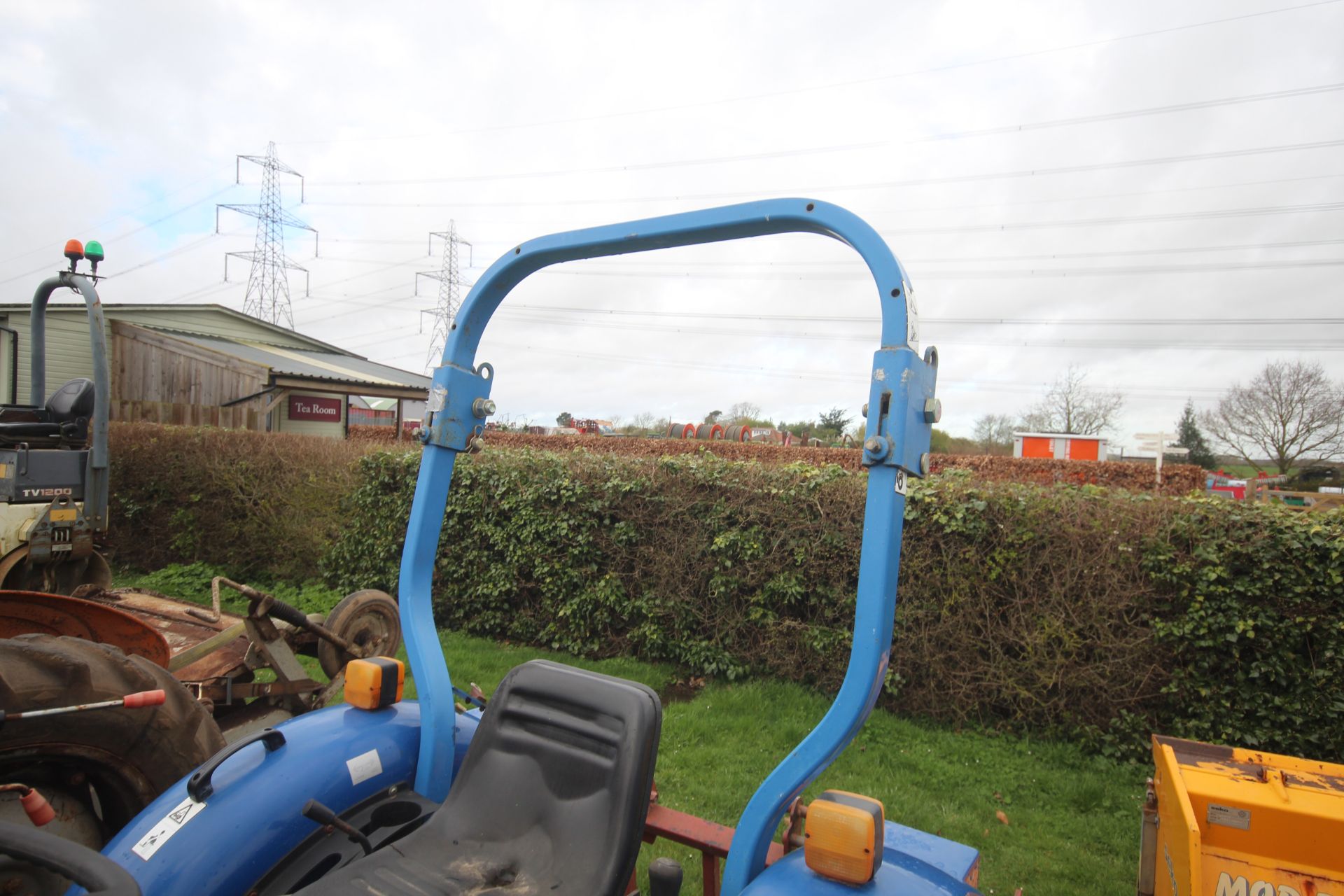 Lenar JL254 II 4WD compact tractor. Turf wheels and tyres. Lenar LDJL245K power loader. With - Bild 14 aus 39