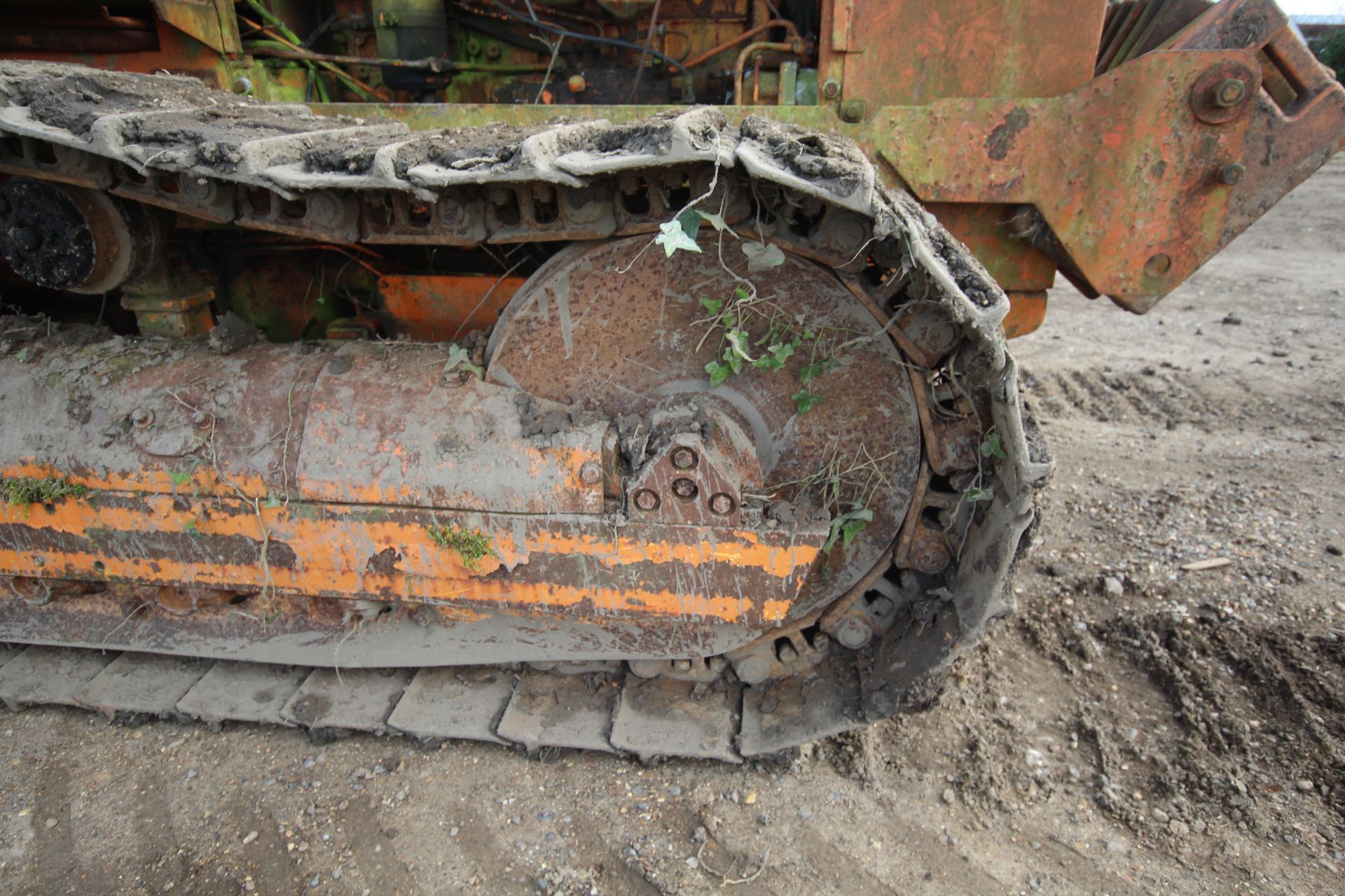 Fiat 100c steel tracked crawler. With Turner rear linkage. Owned from new. Unused for some time - Image 36 of 58