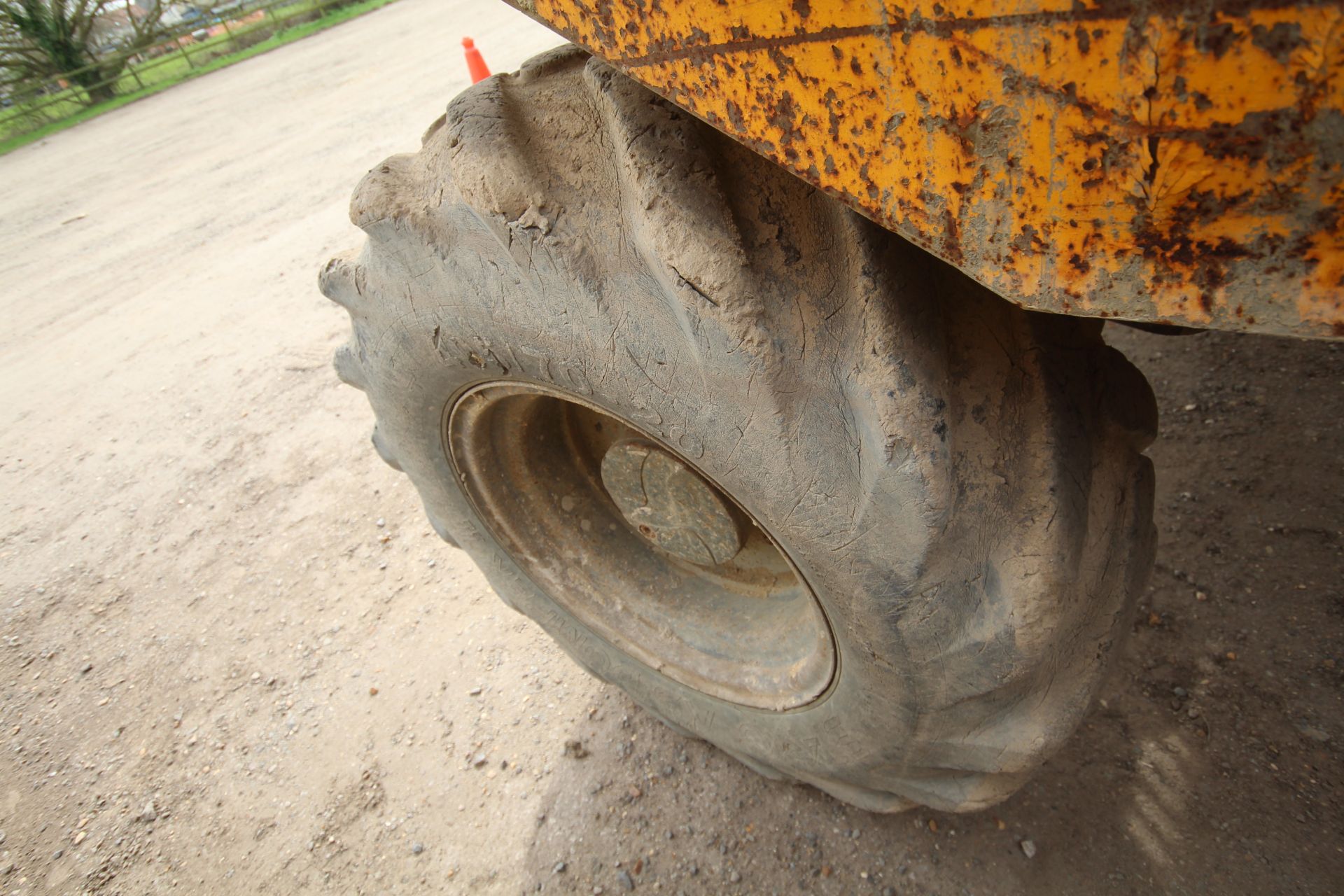 Thwaites 6T 4WD dumper. 2009. Hours TBC. Serial number SLCM565ZZ90887177. 405/70-20 wheels and - Image 24 of 35