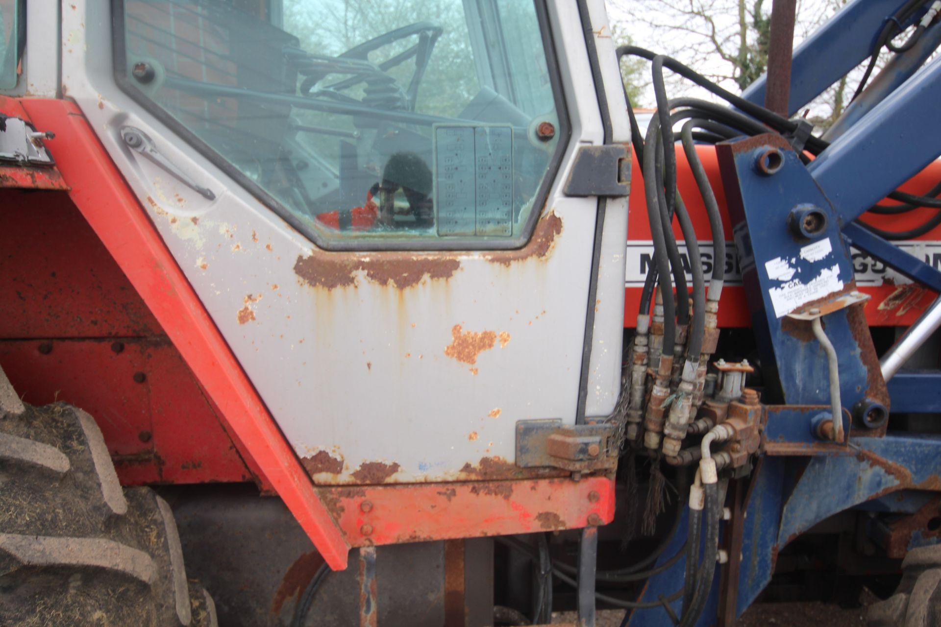 Massey Ferguson 698 4WD tractor. Registration DVF 568Y. Date of first registration 04/01/1983. 6,591 - Image 33 of 58