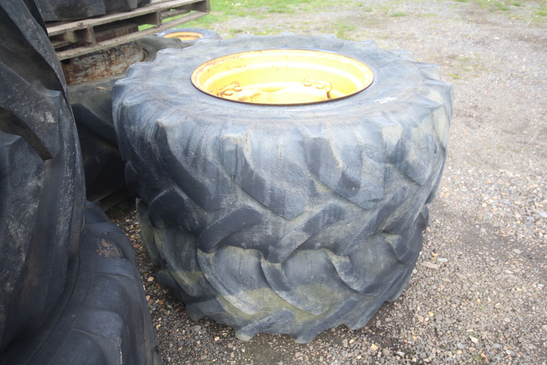 Pair of John Deere 16.9R24 wheels and tyres. V - Image 2 of 5