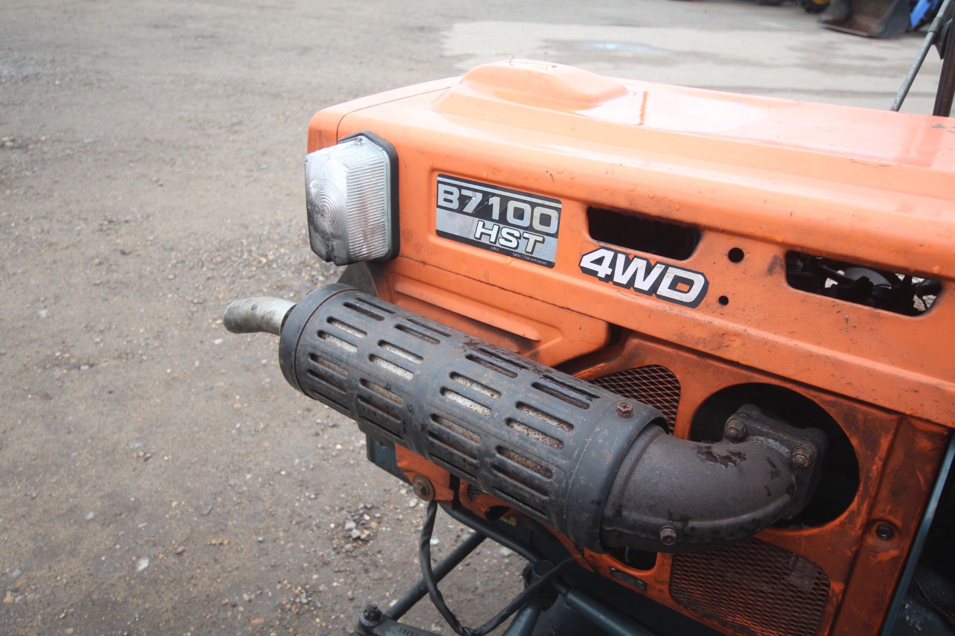 Kubota B7100 HST 4WD compact tractor. 3,134 hours. 29/12.00-15 rear turf wheels and tyres. Front - Image 24 of 41