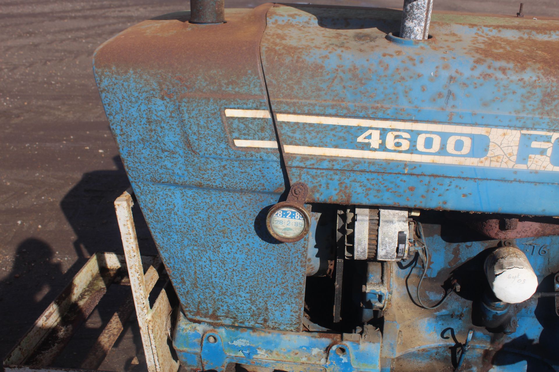 Ford 4600 2WD tractor. Registration MPV 963P. Date of first registration 01/03/1976. Serial number - Image 7 of 42