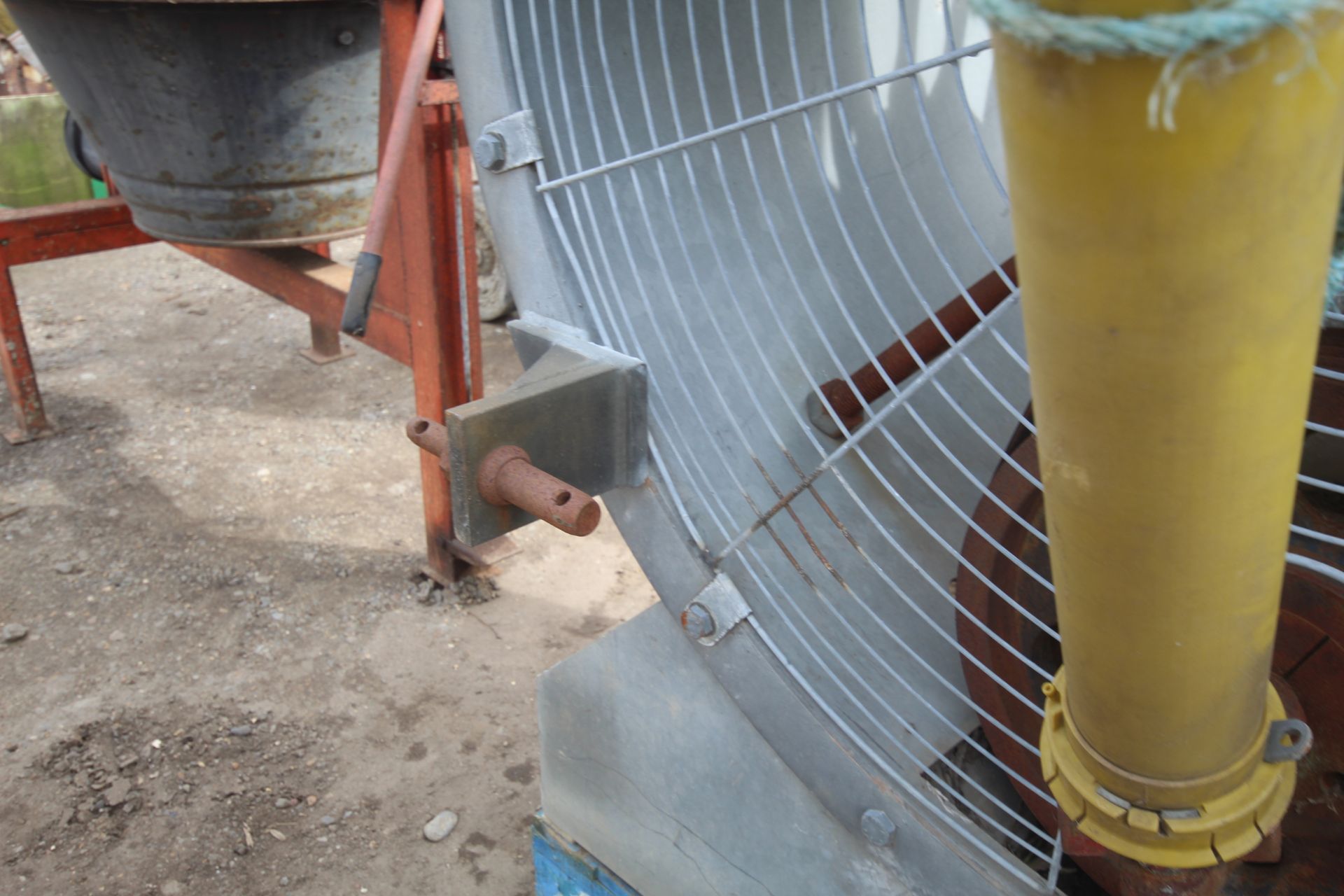 Large PTO drying fan. - Image 5 of 11