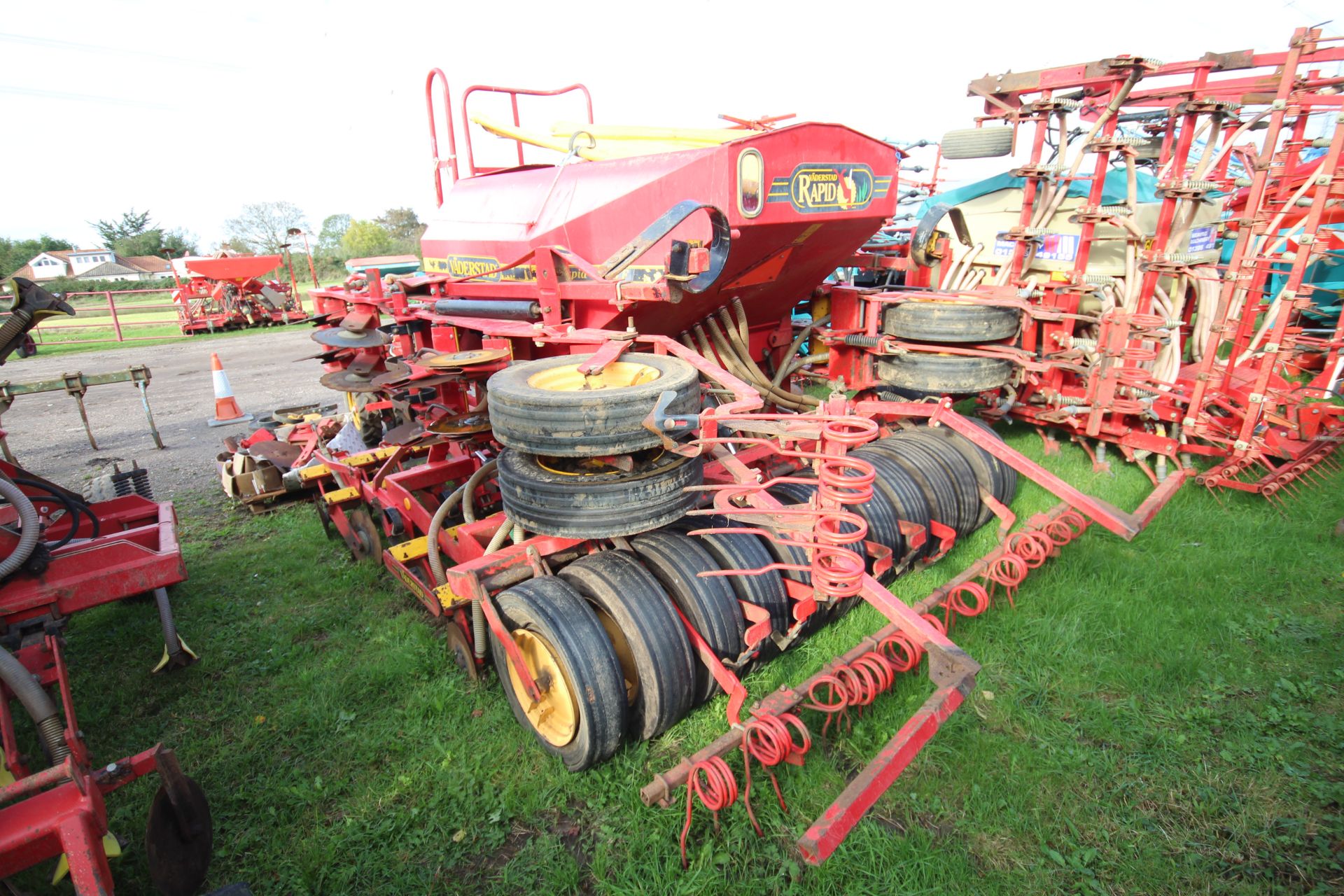Vaderstad Rapid 400F 4m System Disc drill. With smooth tyre packer, front packer and spares. Control - Image 4 of 56