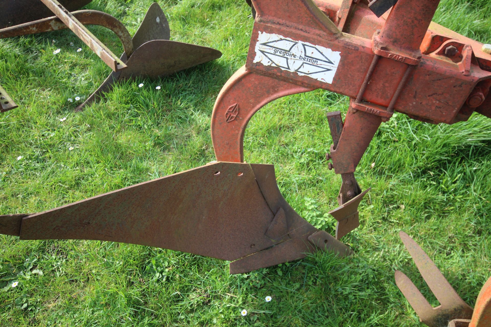 Gregoire Besson 5+1F reversible plough. 1997. One farm from new. V - Image 17 of 24