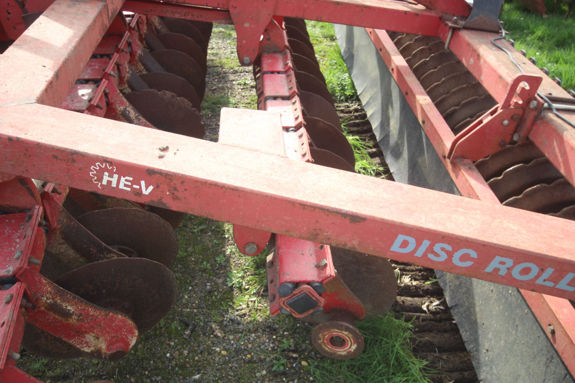 HeVa 3.5m Combi-Lift 7 lege subsoiler. Coupled to HeVa Disc Roller. Comprising two rows of discs and - Bild 8 aus 31