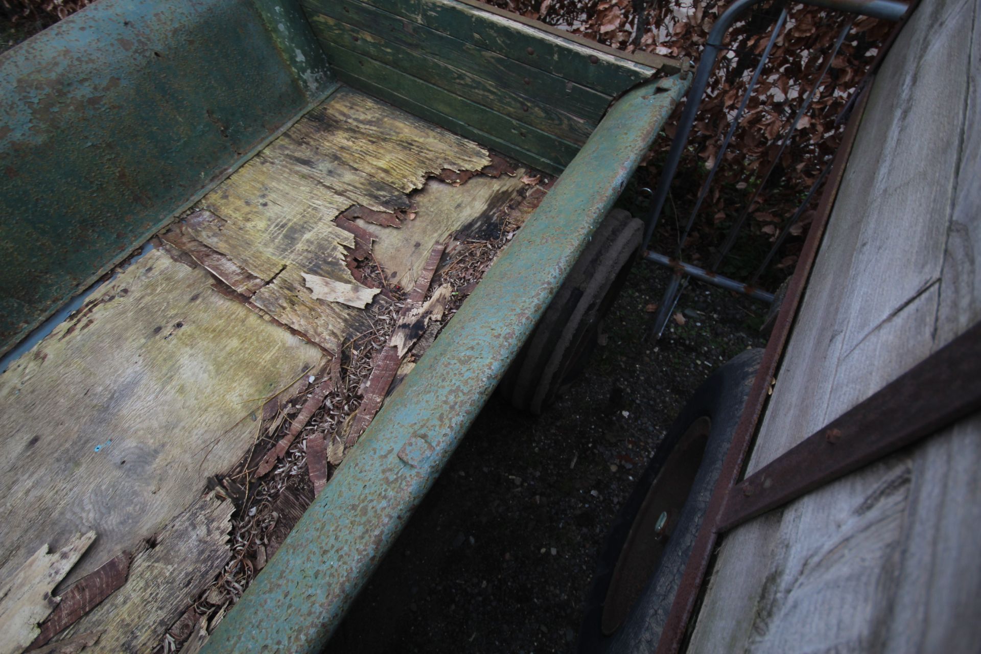 Ferguson LJEA-40 30cwt tipping trailer. Badged. Serial number 1371. For restoration. - Image 9 of 16