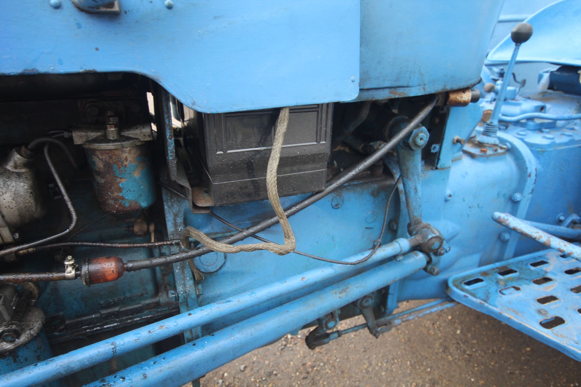 Fordson Dexta 2WD tractor. Registration 4101 PW. Date of first registration 02/02/1962. Key, V5 - Image 12 of 51