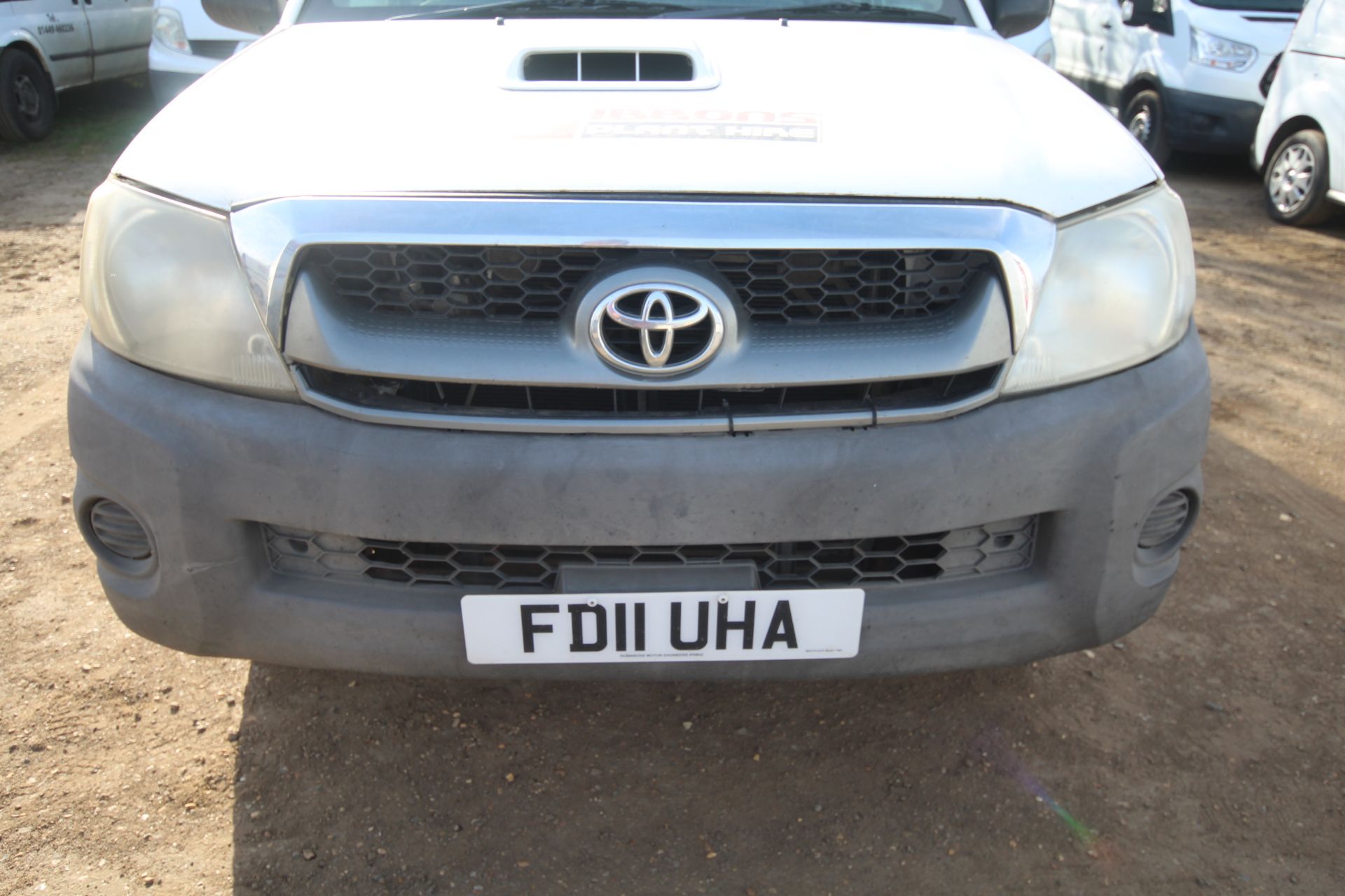 Toyota Hilux 2.5L diesel manual double cab pick-up. Registration FD11 UHA. Date of first - Image 4 of 58