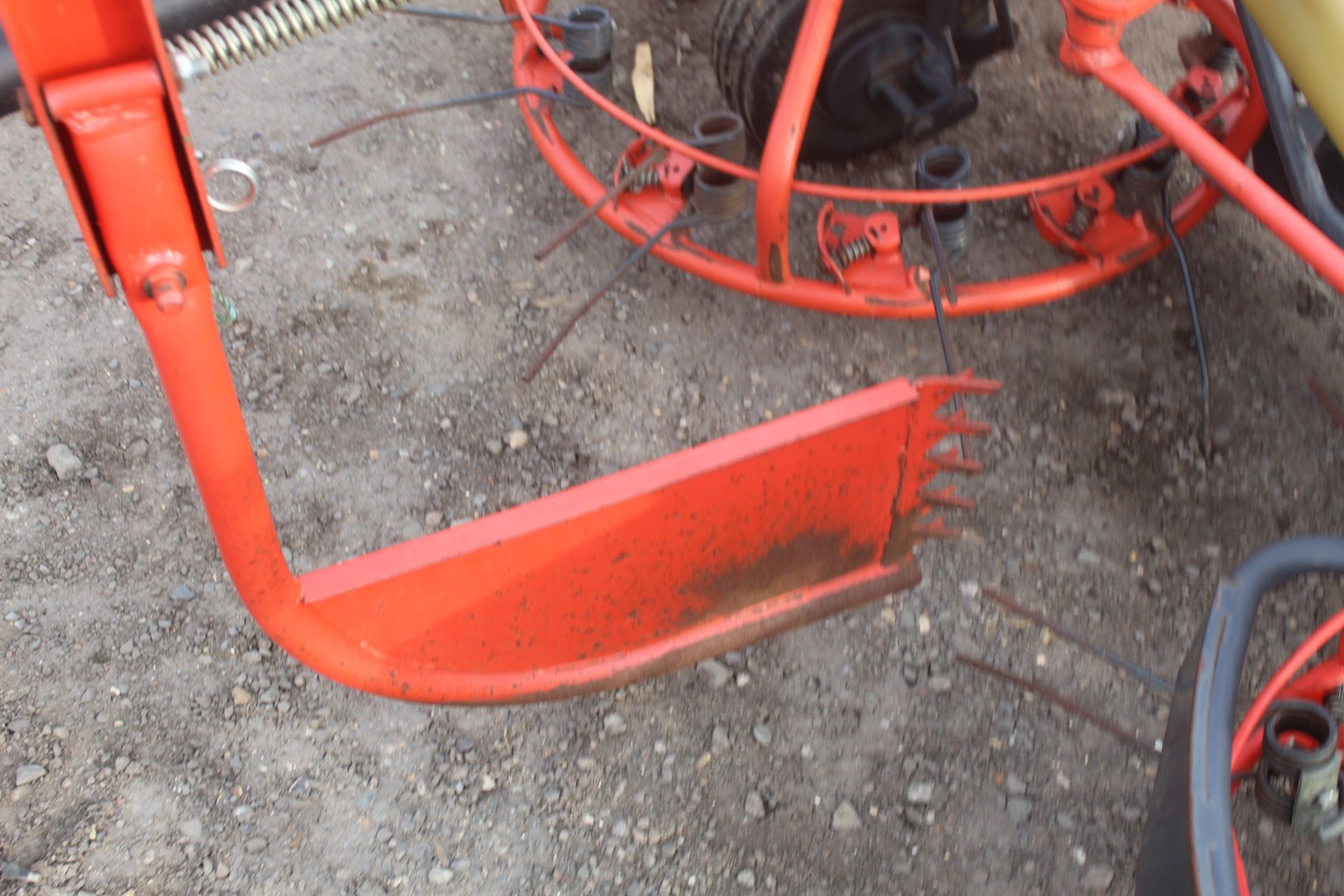 Kuhn Haybob 360. 2011. Owned from new. V - Image 5 of 20