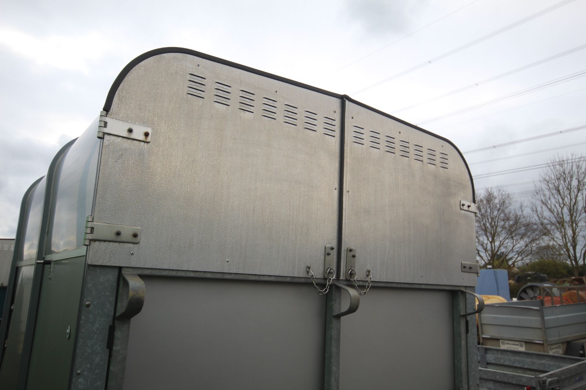 Ifor Williams HB505 two horse twin axle horsebox. Manual held. - Image 28 of 47