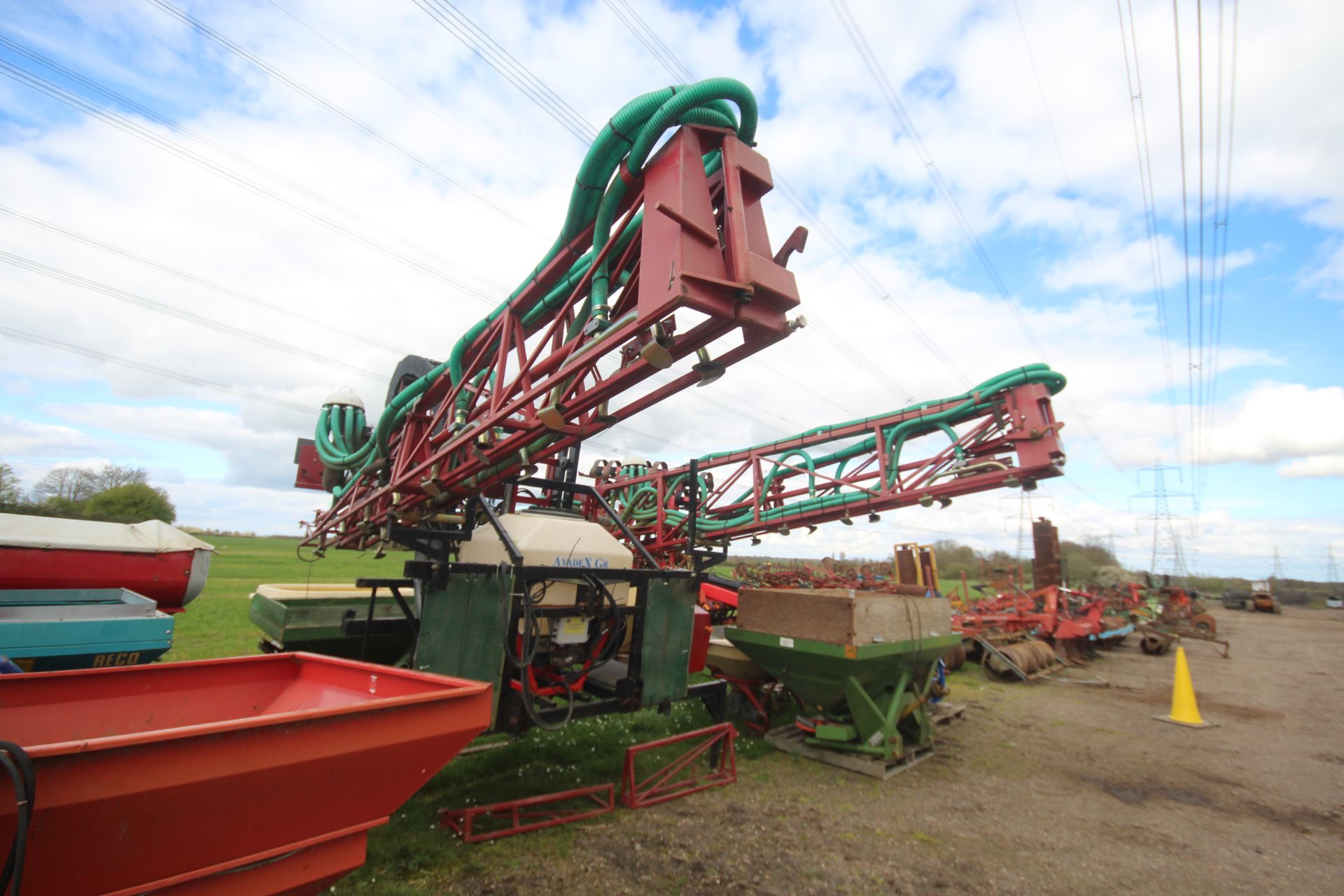 18m mounted Avadex applicator. With sections to increase to 22m and Techneat heavy duty fan which - Image 5 of 32