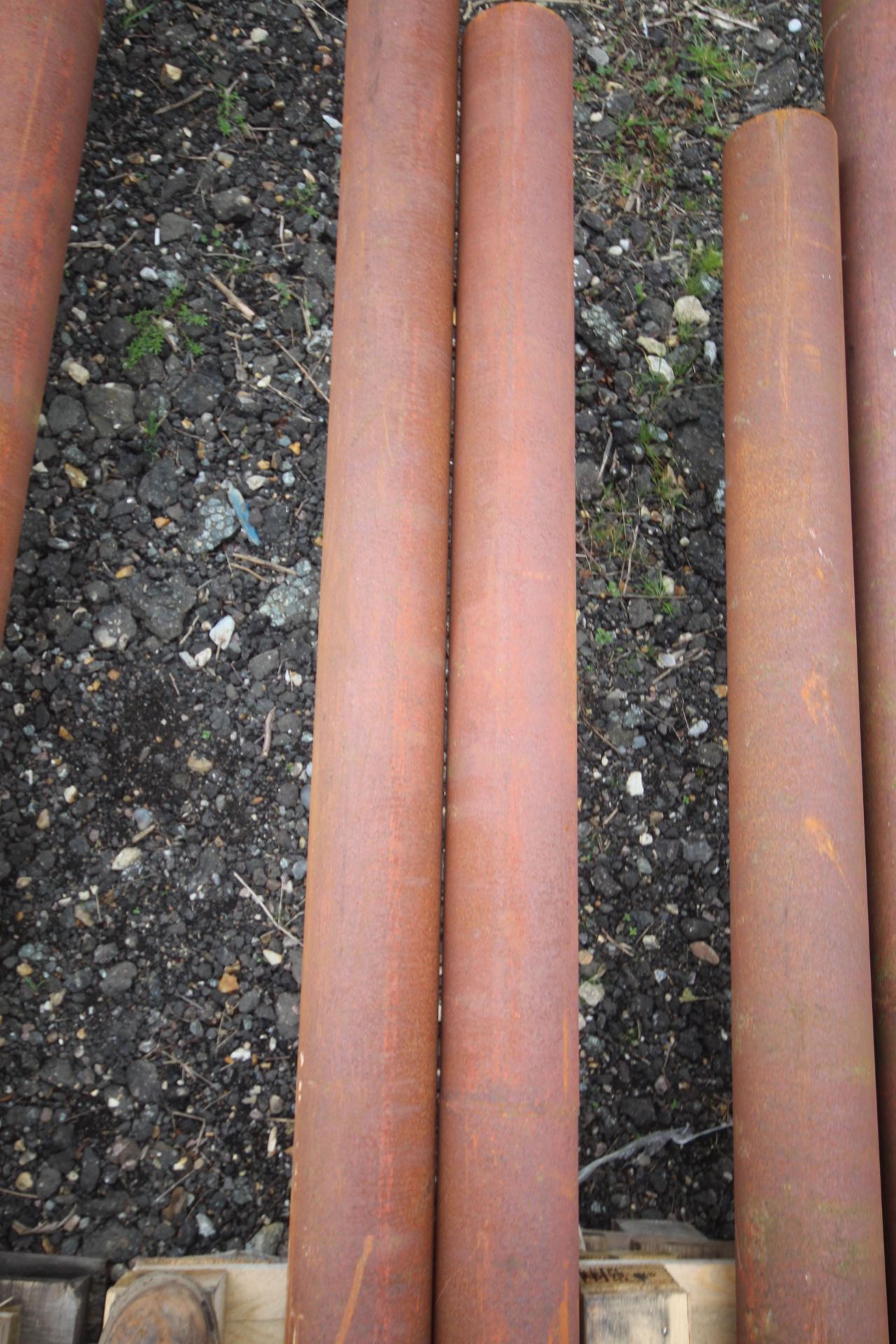 2x lengths of heavy duty steel tube. - Image 5 of 7