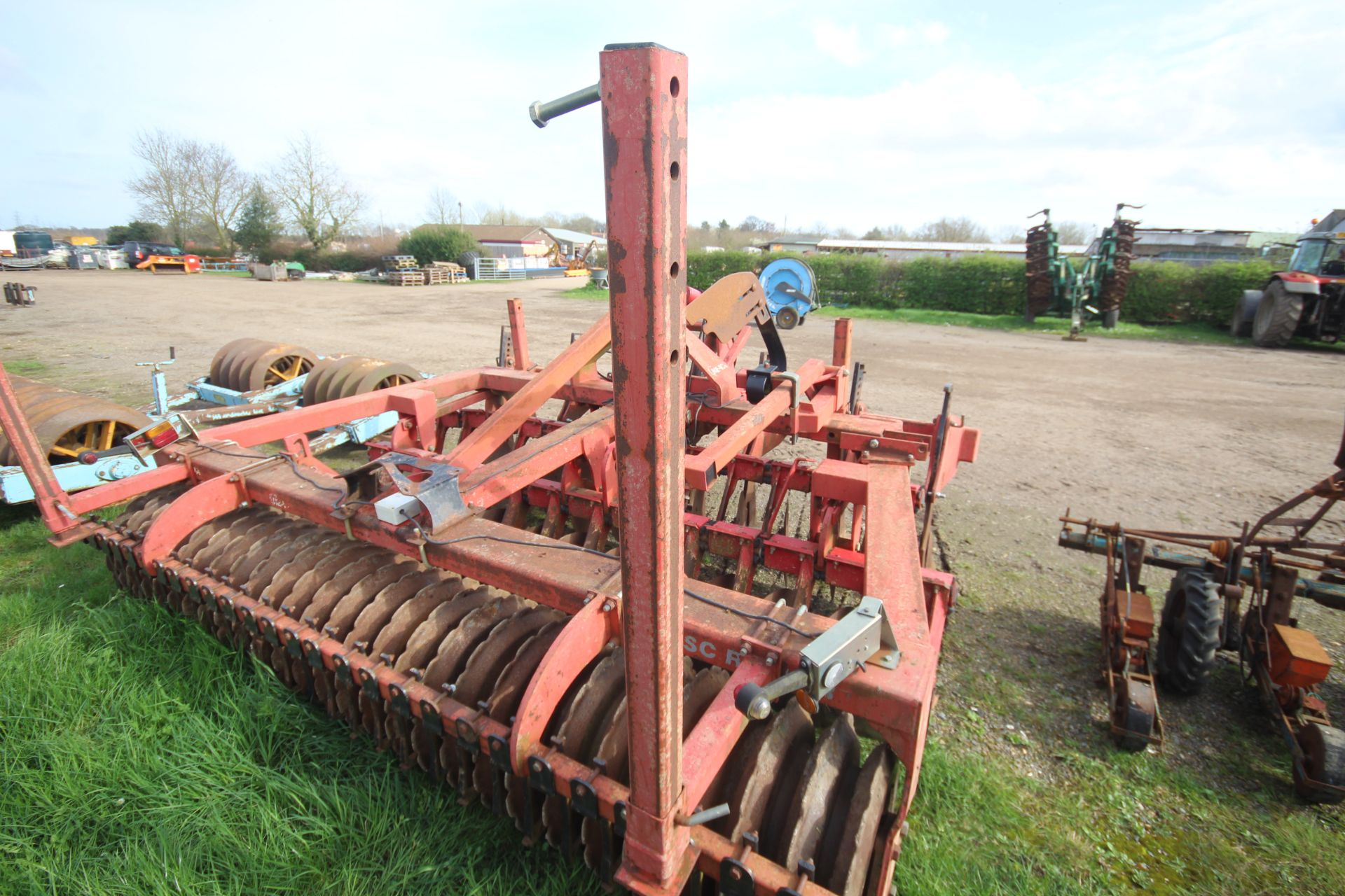 HeVa 3.5m Combi-Lift 7 lege subsoiler. Coupled to HeVa Disc Roller. Comprising two rows of discs and - Image 18 of 31