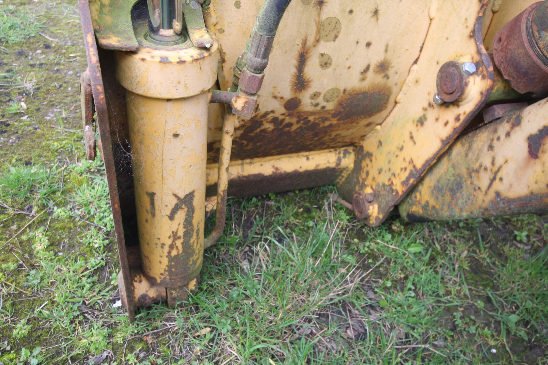 International Harvester 260A 2WD backhoe loader. Registration CWJ 891T (no paperwork). Date of first - Image 84 of 104