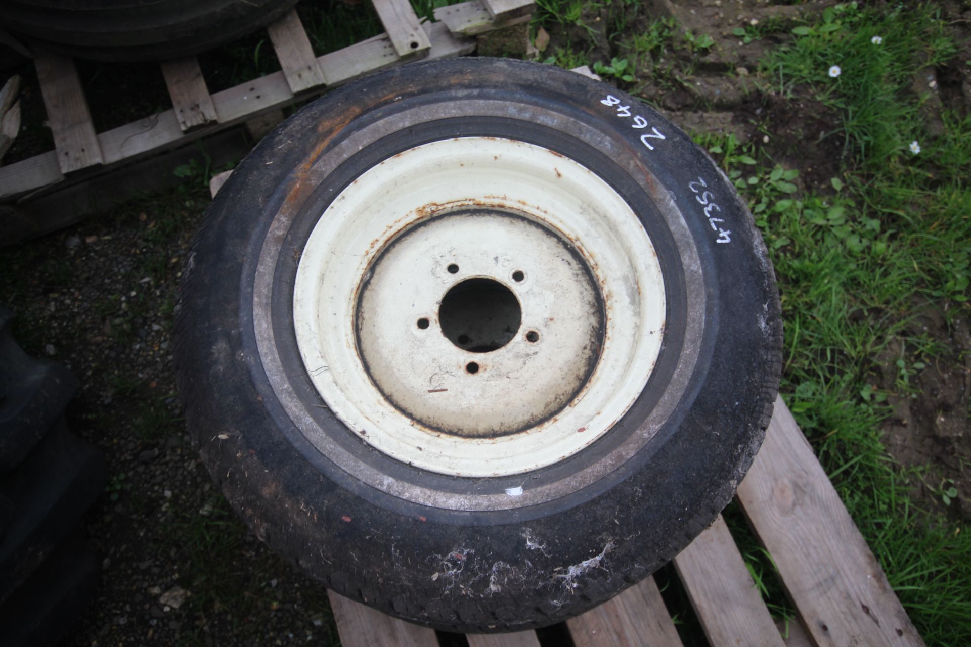 2x 5-stud wheels and tyres. V - Image 3 of 3