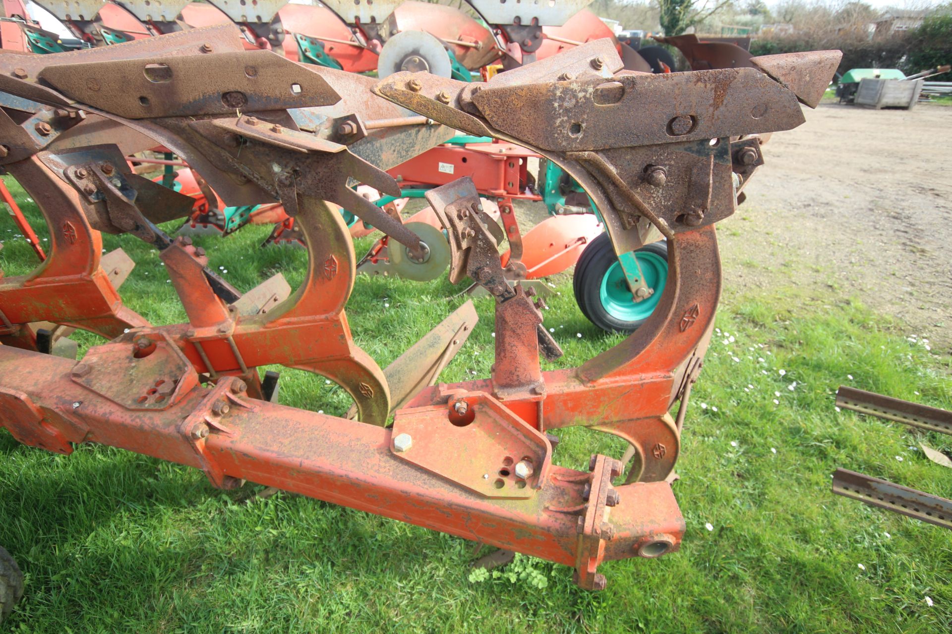 Gregoire Besson 5+1F reversible plough. 1997. One farm from new. V - Image 18 of 24