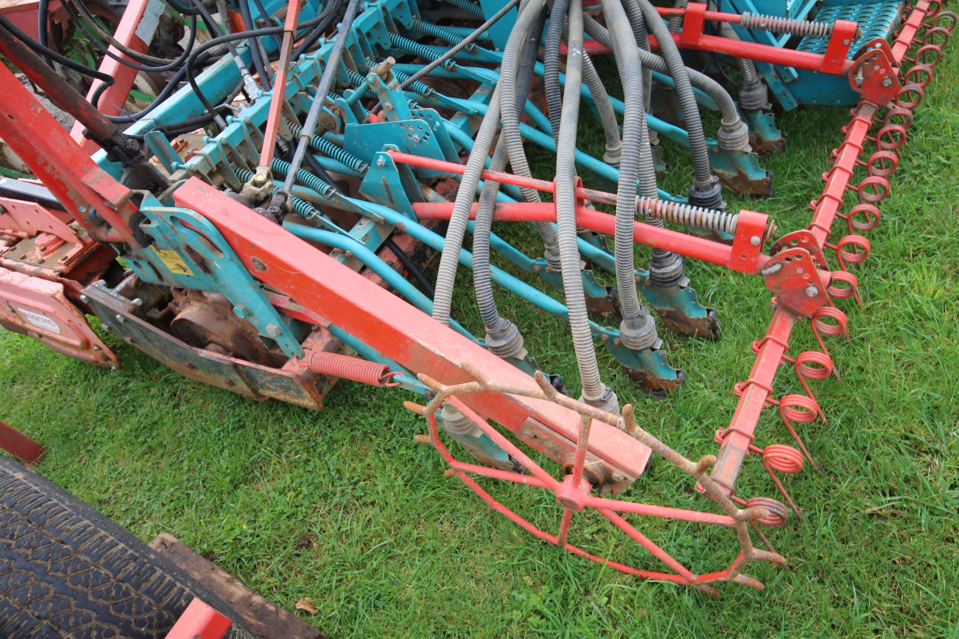 Maschio/ Sulky drill 4m combination. Comprising Maschio DM4000 power harrow coupled to Sulky SPI - Image 24 of 37