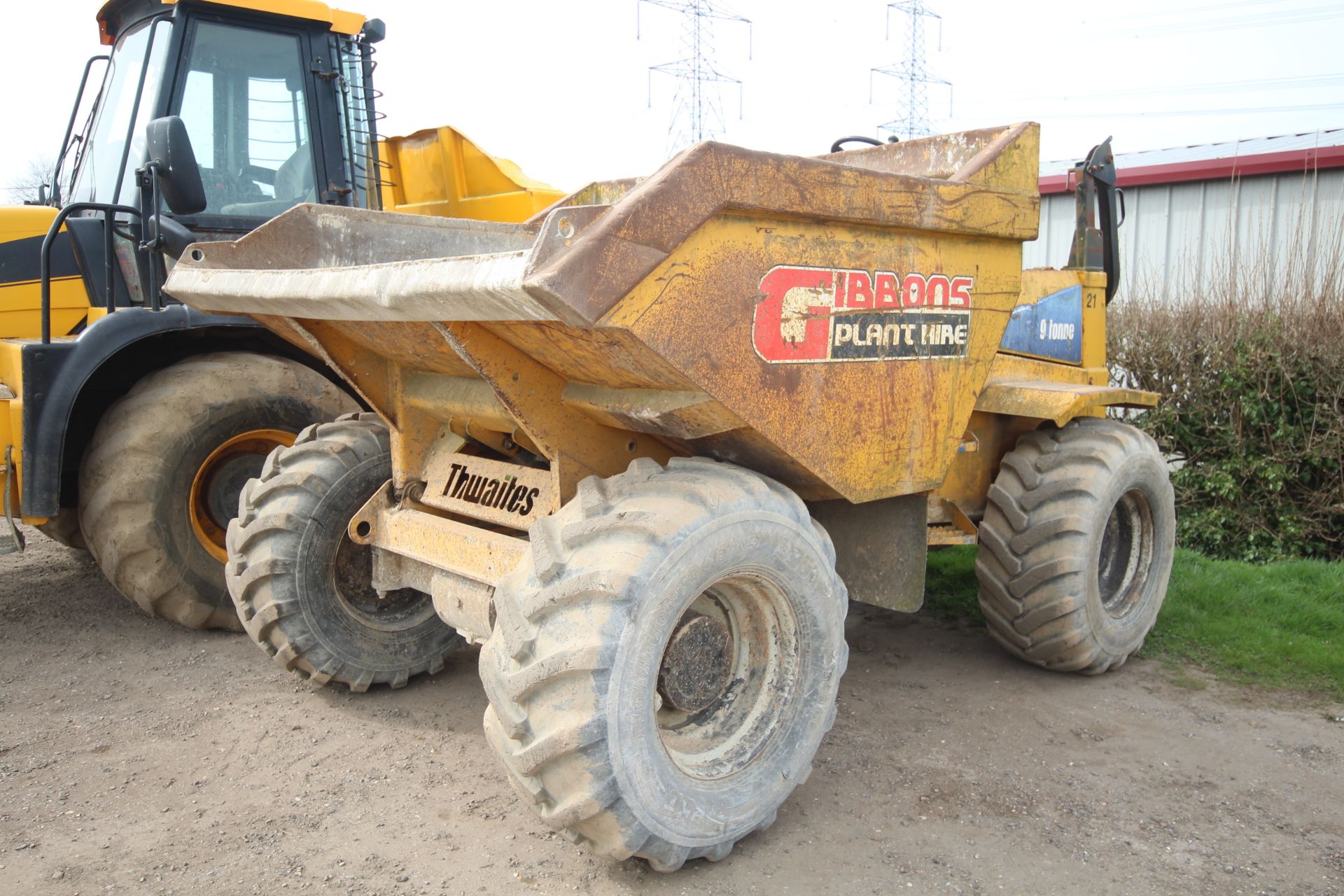 Thwaites 9T 4WD dumper. 2005. Unknown hours. Serial number SLCM39022507A6719. 500/60-22.5 wheel