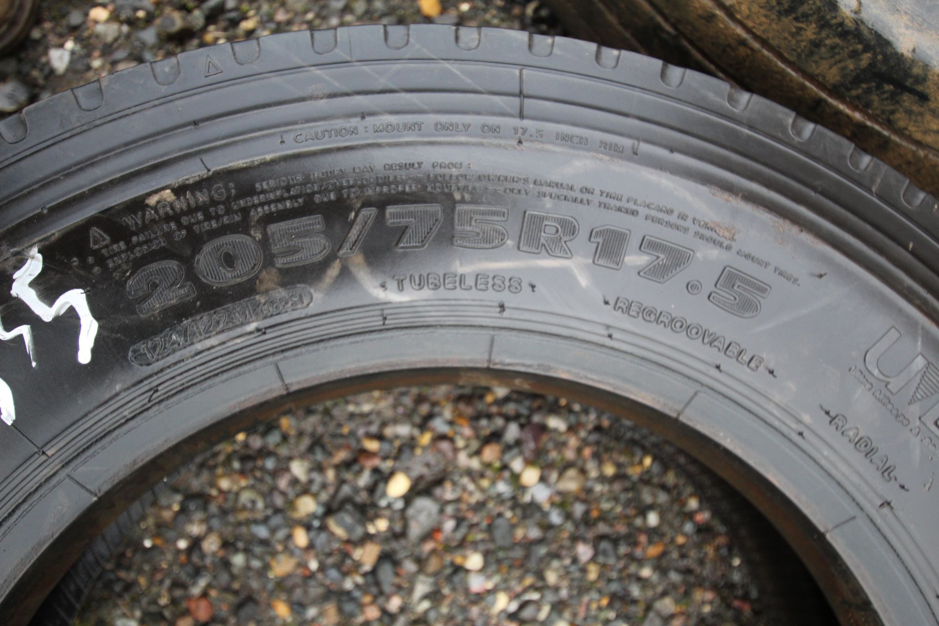 Hankook AH11 205/75R17.5 tyre and Hankook AH11 9.5R17.5 tyre. For sale on behalf of the Directors, - Image 2 of 5