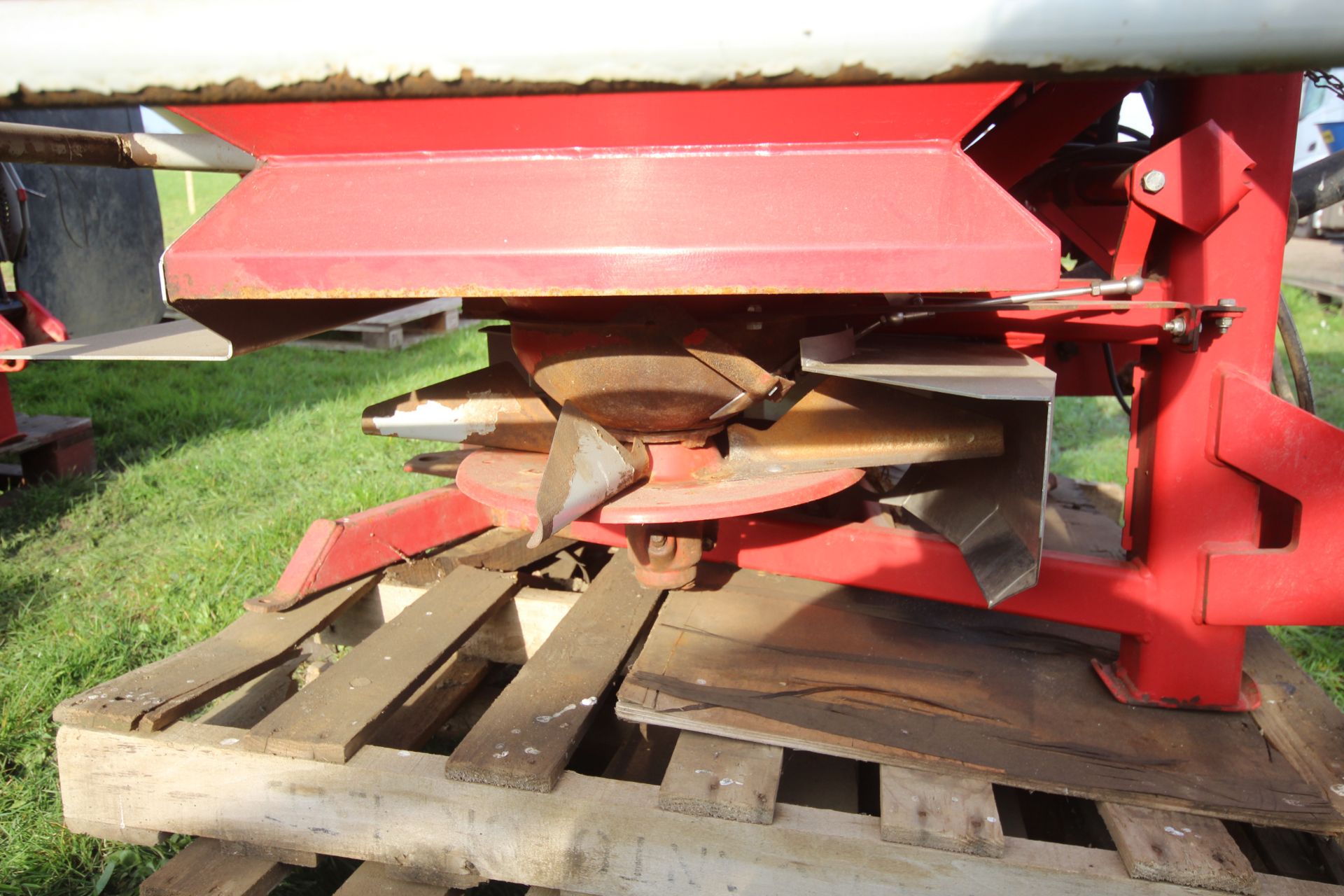 Tulip Centreliner SX 24m twin disc fertiliser spreader. 2004. From a local Deceased estate. Manual - Image 19 of 21