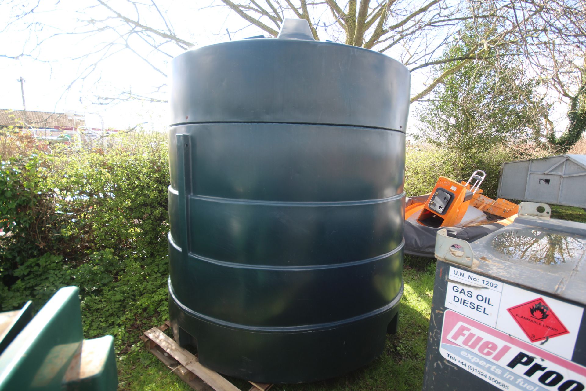 Titan ES5000B 5,000L bunded diesel tank. V - Bild 2 aus 6