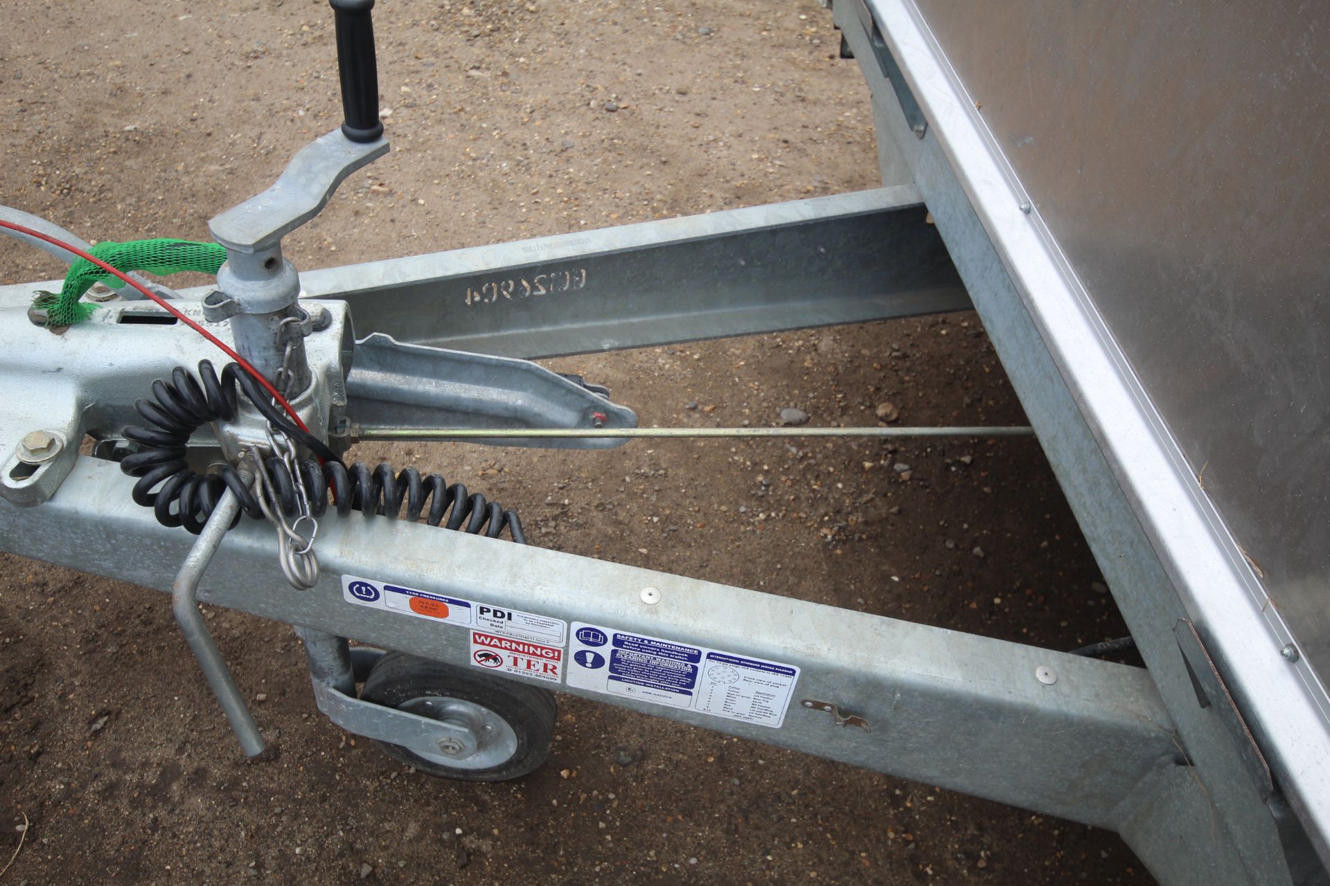 Ifor Williams TA5G 10ft x 6ft twin axle livestock trailer. With dividing gate. Mainly used for hay - Image 3 of 52