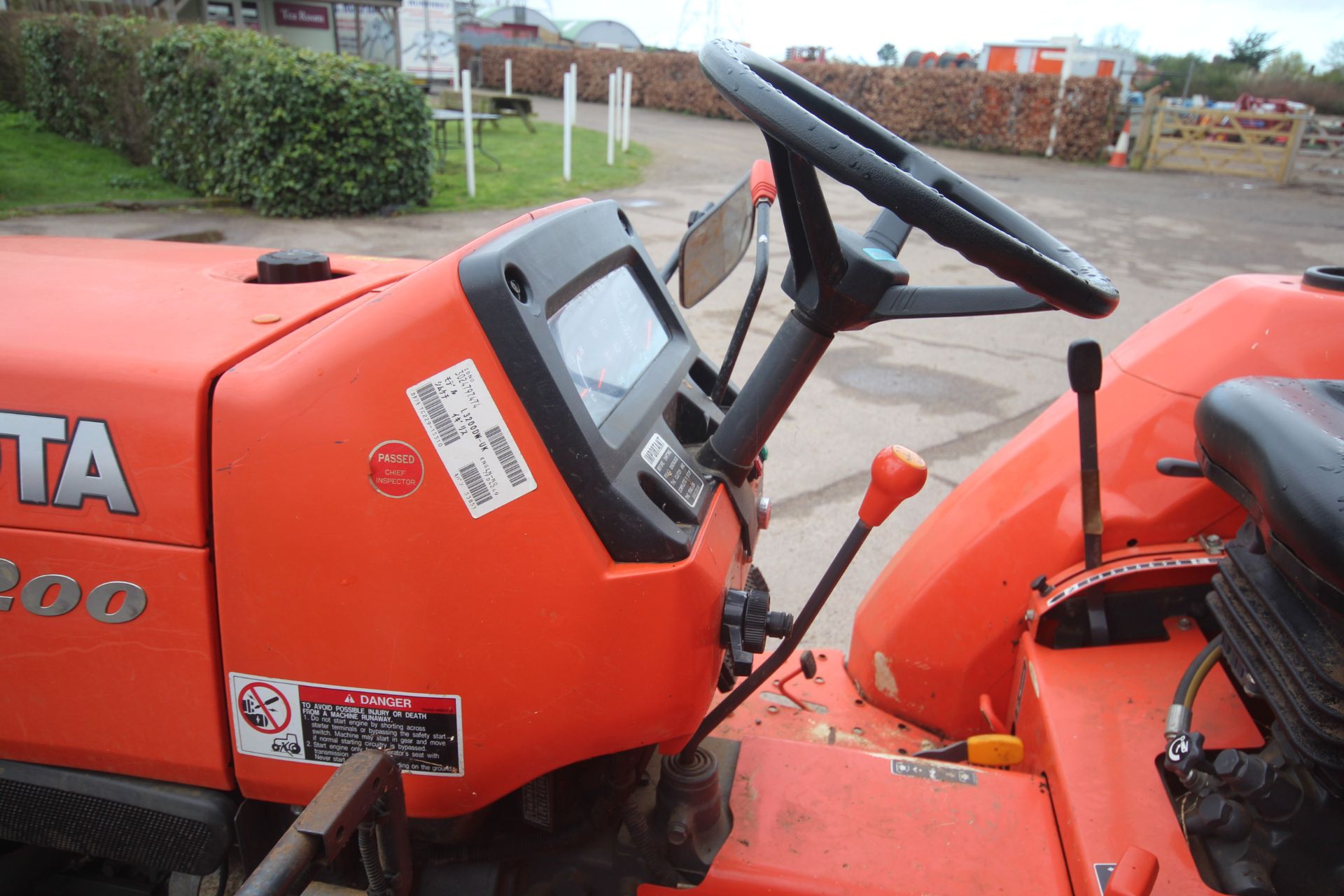 Kubota L3200 4WD compact tractor. Registration AY15 CYZ. Date of first registration xx/xx/2015. - Image 25 of 30