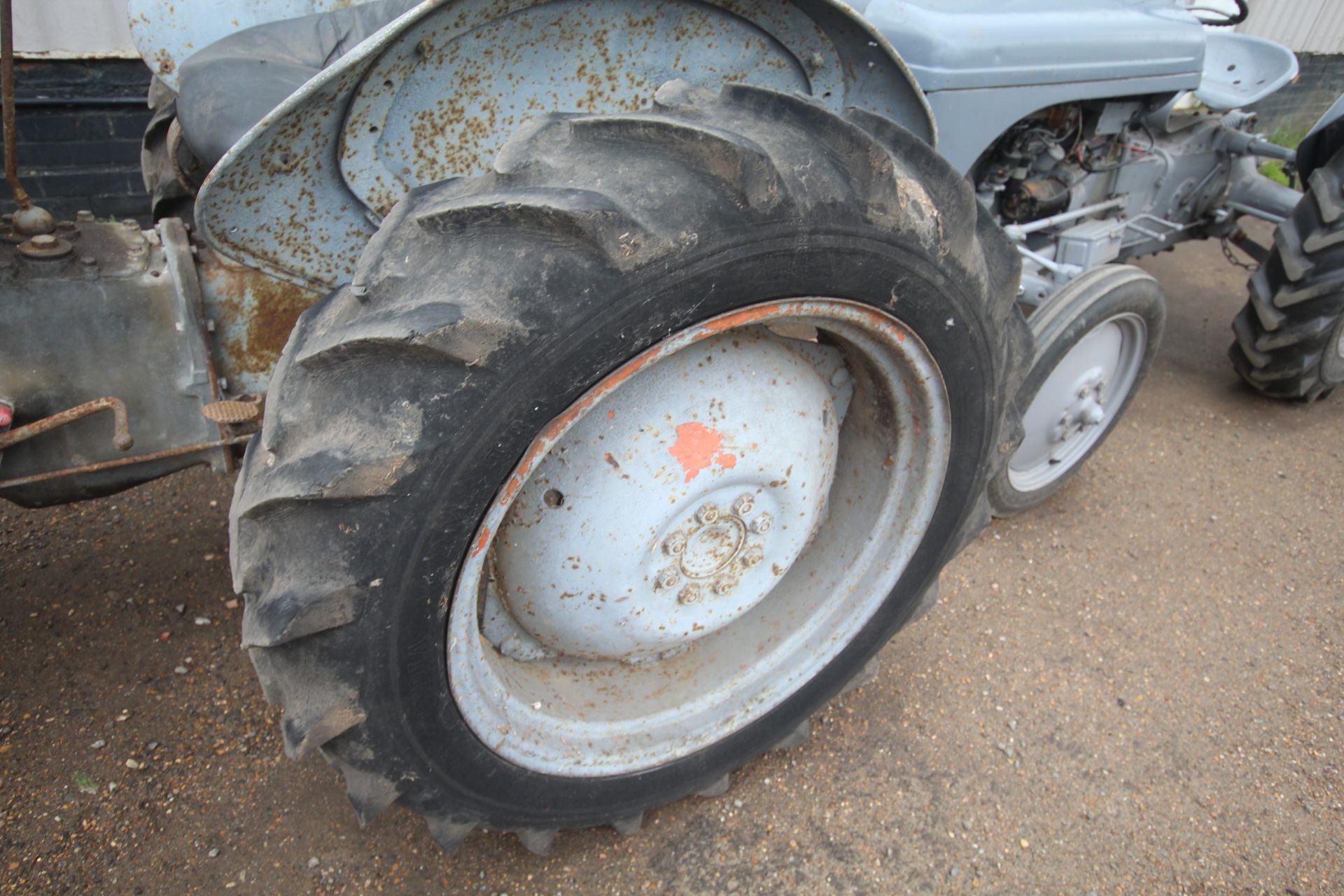 Ferguson TED 20 Petrol/ TVO 2WD tractor. 1953. Serial number 201176. Key held. V - Image 14 of 45