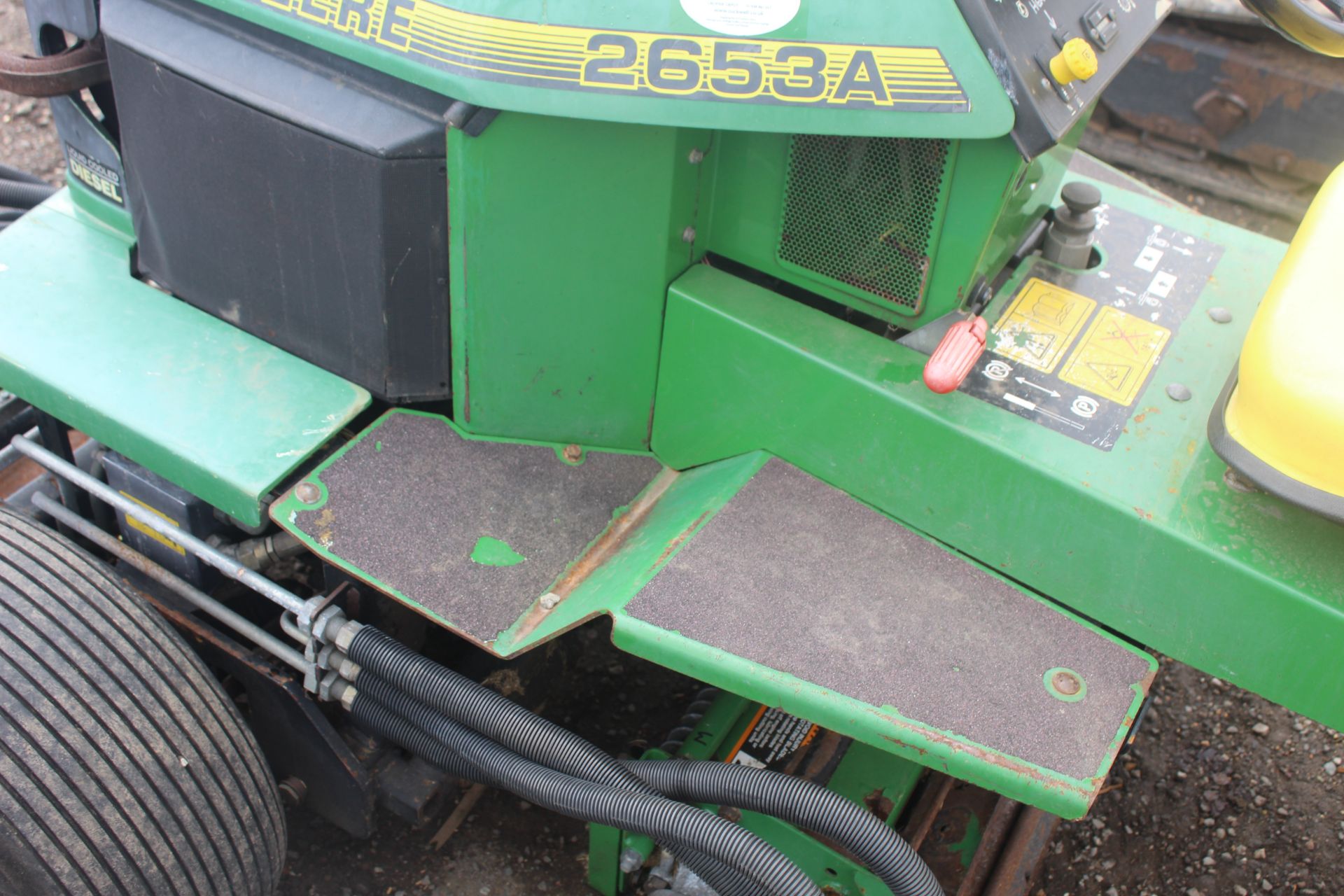 John Deere 2653A hydrostatic diesel triple gang fine-cut ride-on mower. Key held. V - Image 6 of 25