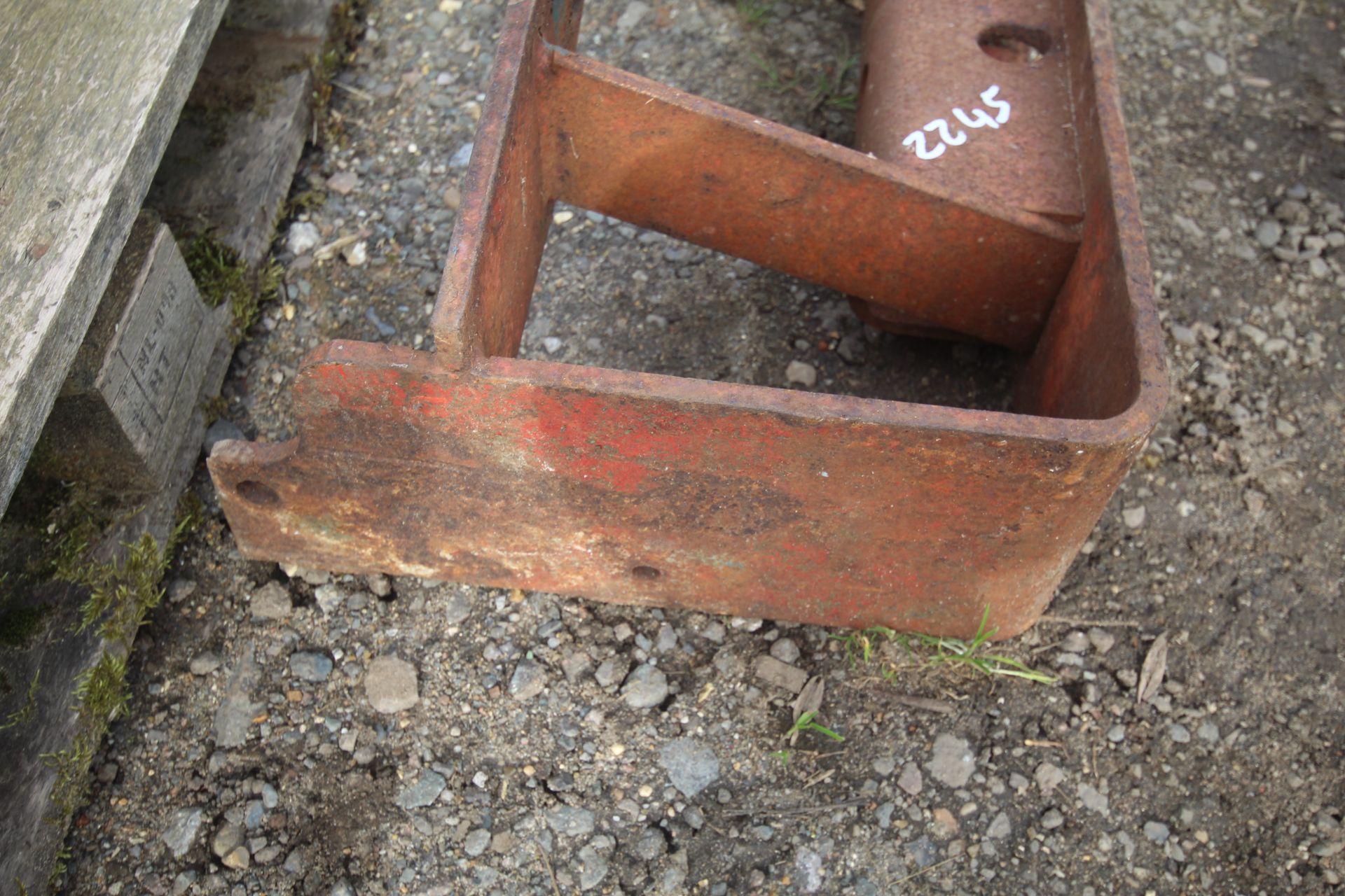 Massey Ferguson 165 weight carrier. - Image 2 of 5