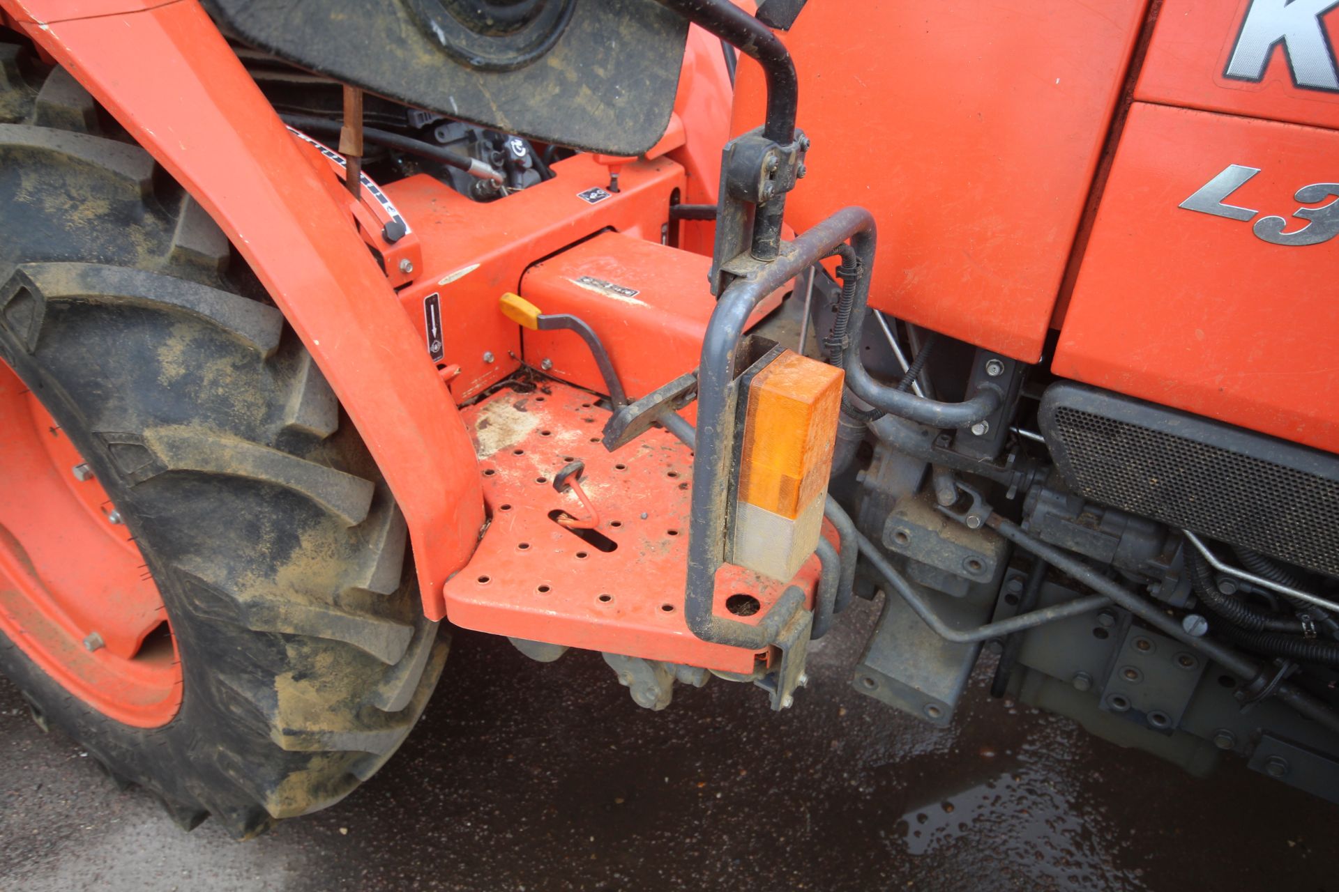 Kubota L3200 4WD compact tractor. Registration AY15 CYZ. Date of first registration xx/xx/2015. - Image 9 of 30