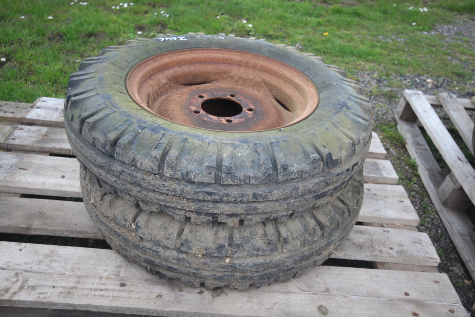 2x 5-stud wheels and tyres. V - Image 2 of 3