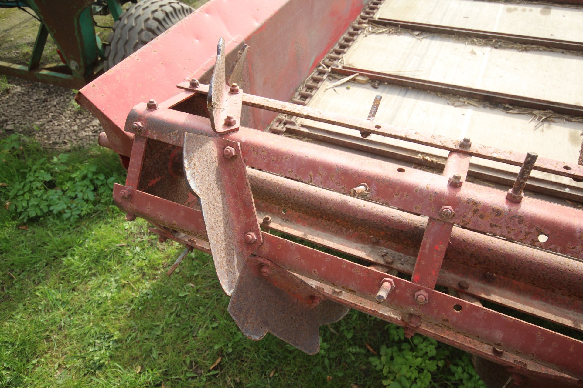 Massey Ferguson single axle muck spreader. V - Image 12 of 14