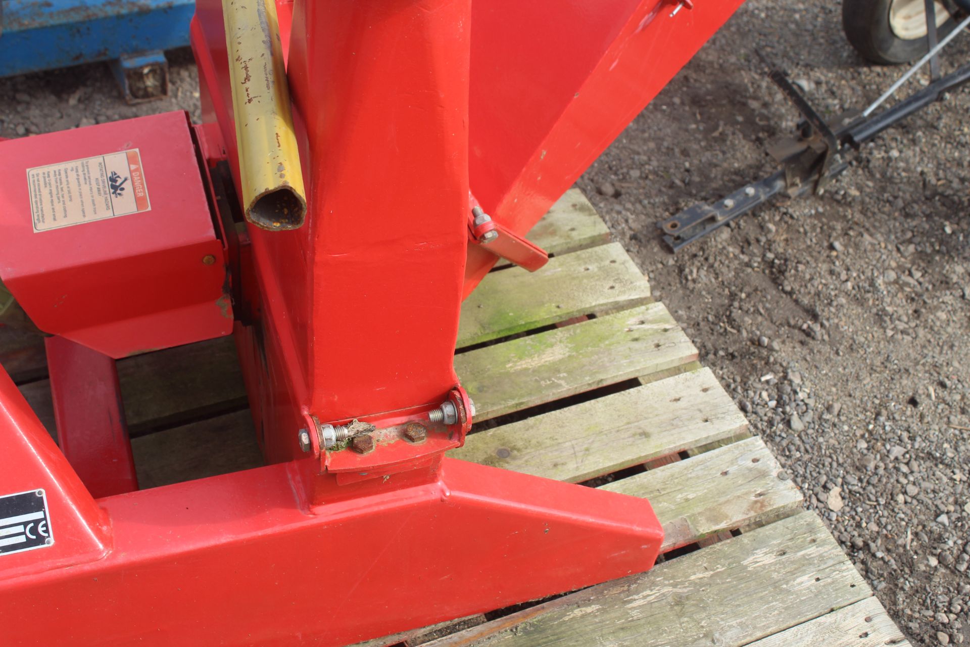 BX42S Linkage mounted PTO chipper. 2013 - Image 5 of 15