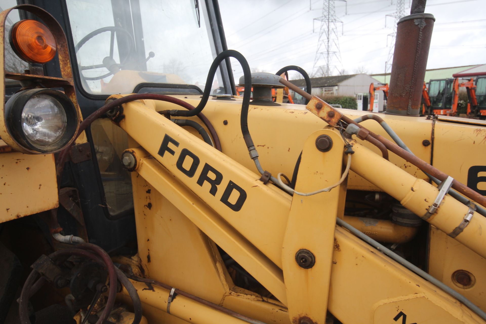 Ford 655 4WD backhoe loader. Registration F829 MVX. Date of first registration 03/10/1988. Showing - Bild 15 aus 87