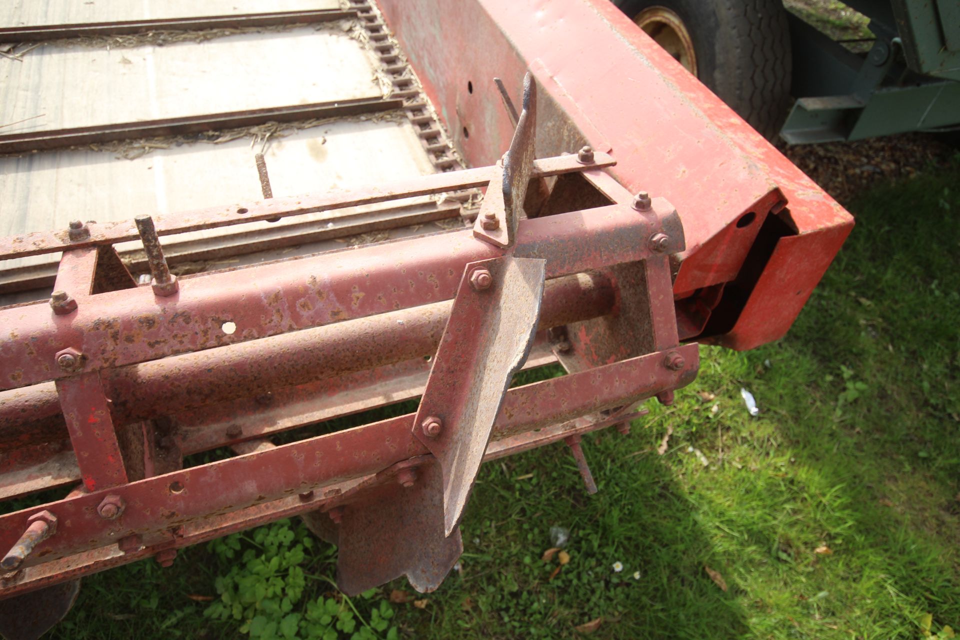 Massey Ferguson single axle muck spreader. V - Image 13 of 14