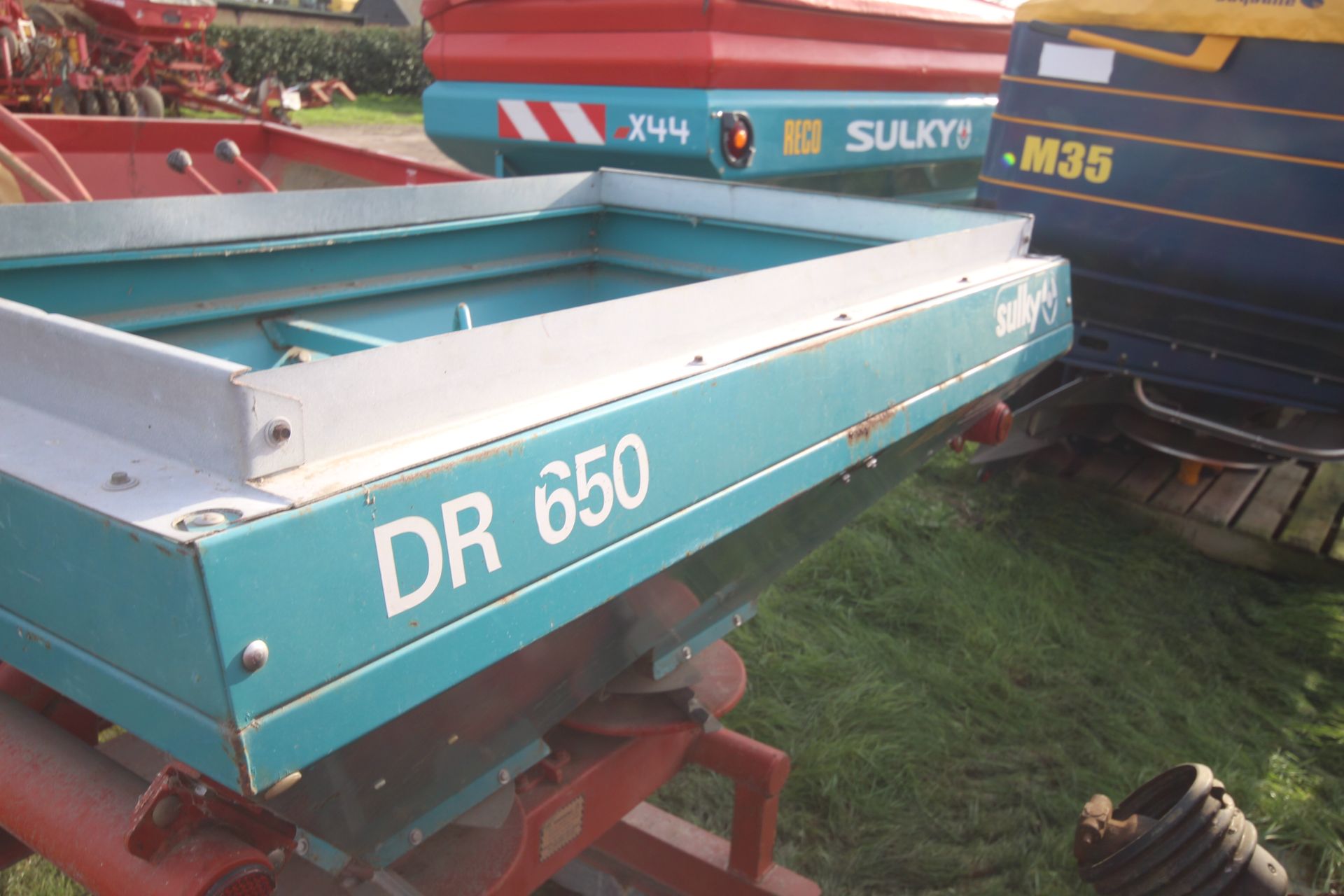 Reco Sulky DR650 twin disc fertiliser spreader. V - Image 8 of 14