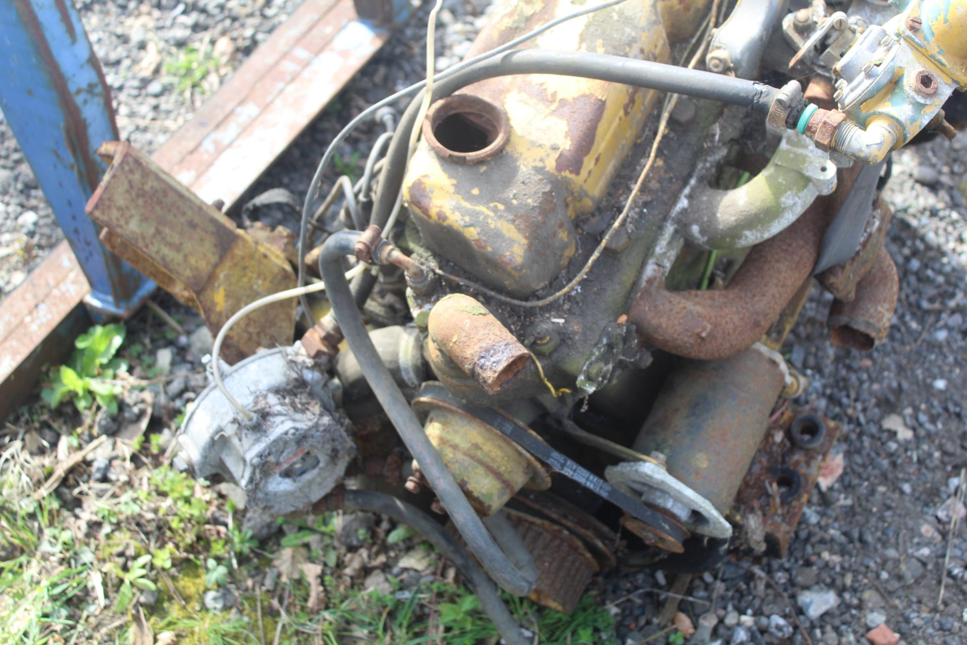 Fordson Major petrol engine. Previously used on gas in forklift. For spares or repair. V - Image 6 of 8