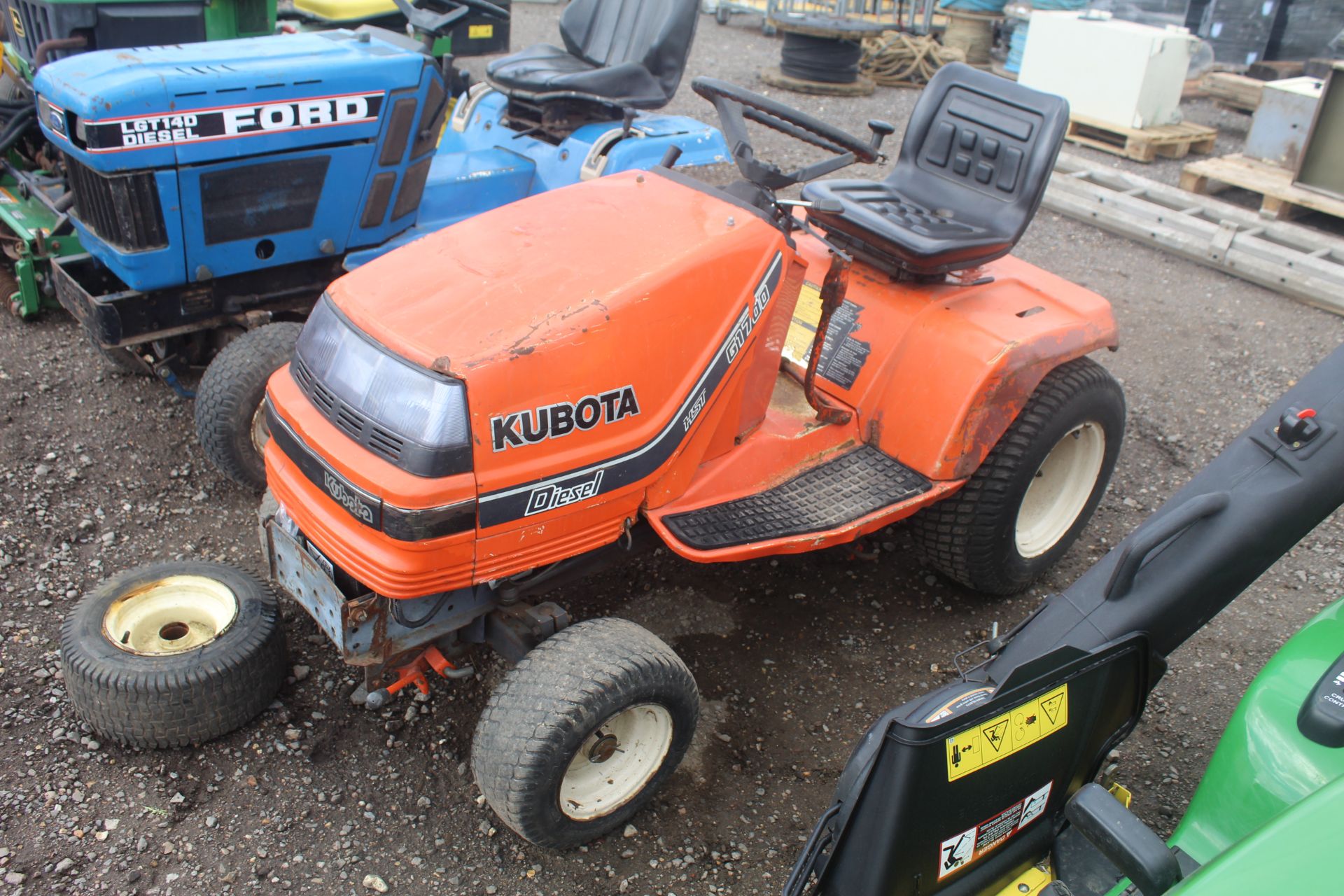 Kubota G1600 diesel hydrostatic garden tractor. Key held.