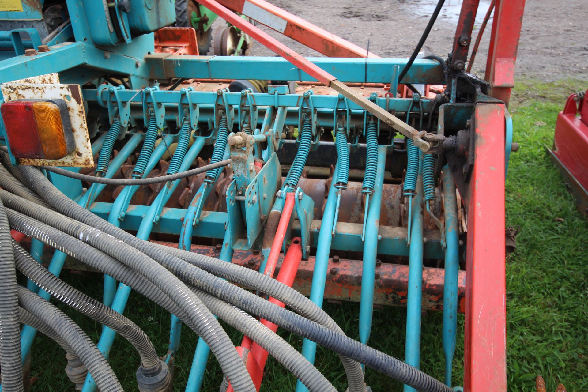 Maschio/ Sulky drill 4m combination. Comprising Maschio DM4000 power harrow coupled to Sulky SPI - Image 15 of 37