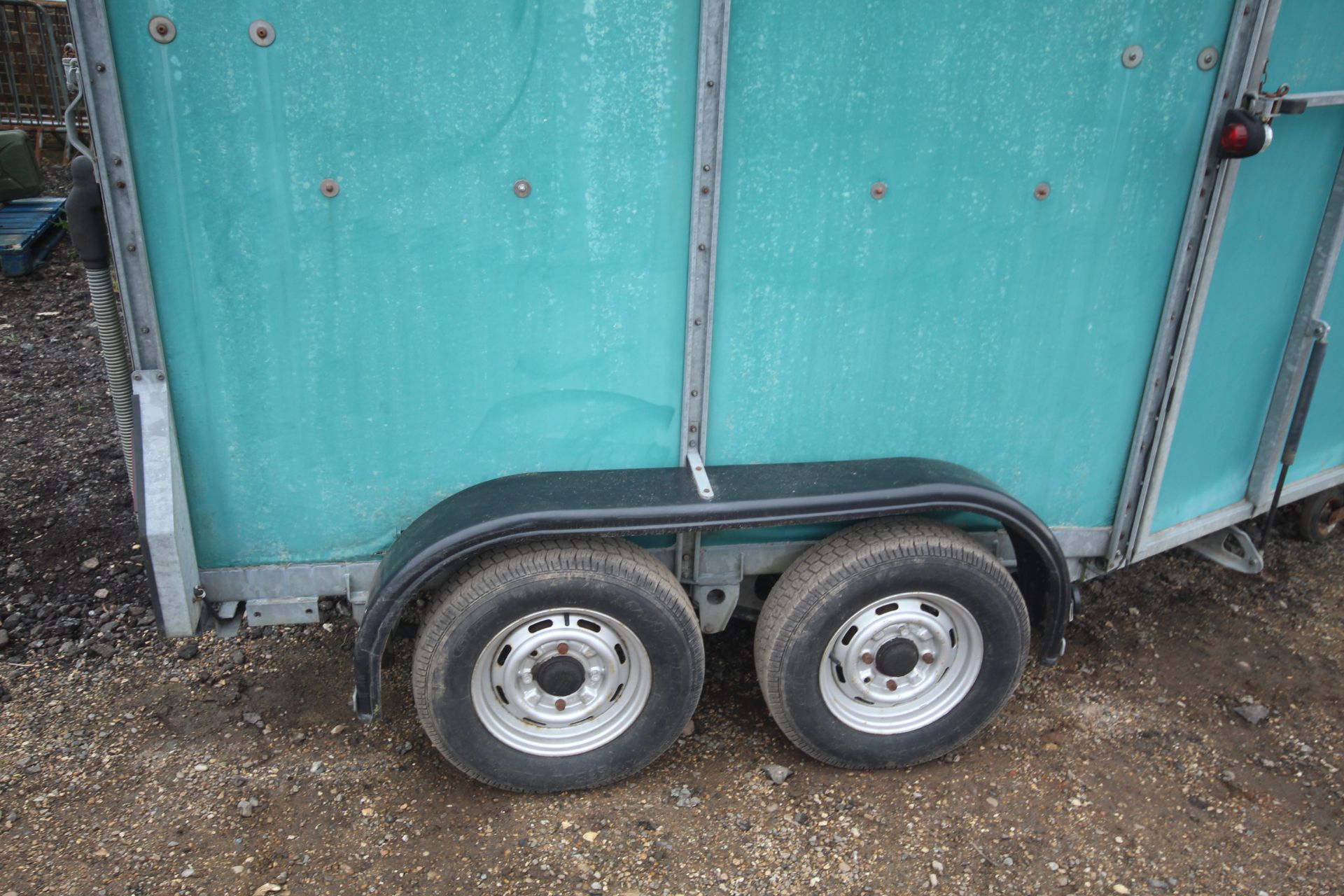 Ifor Williams 505 two horse twin axle horsebox. Recent new floor fitted by main dealer. - Image 37 of 44