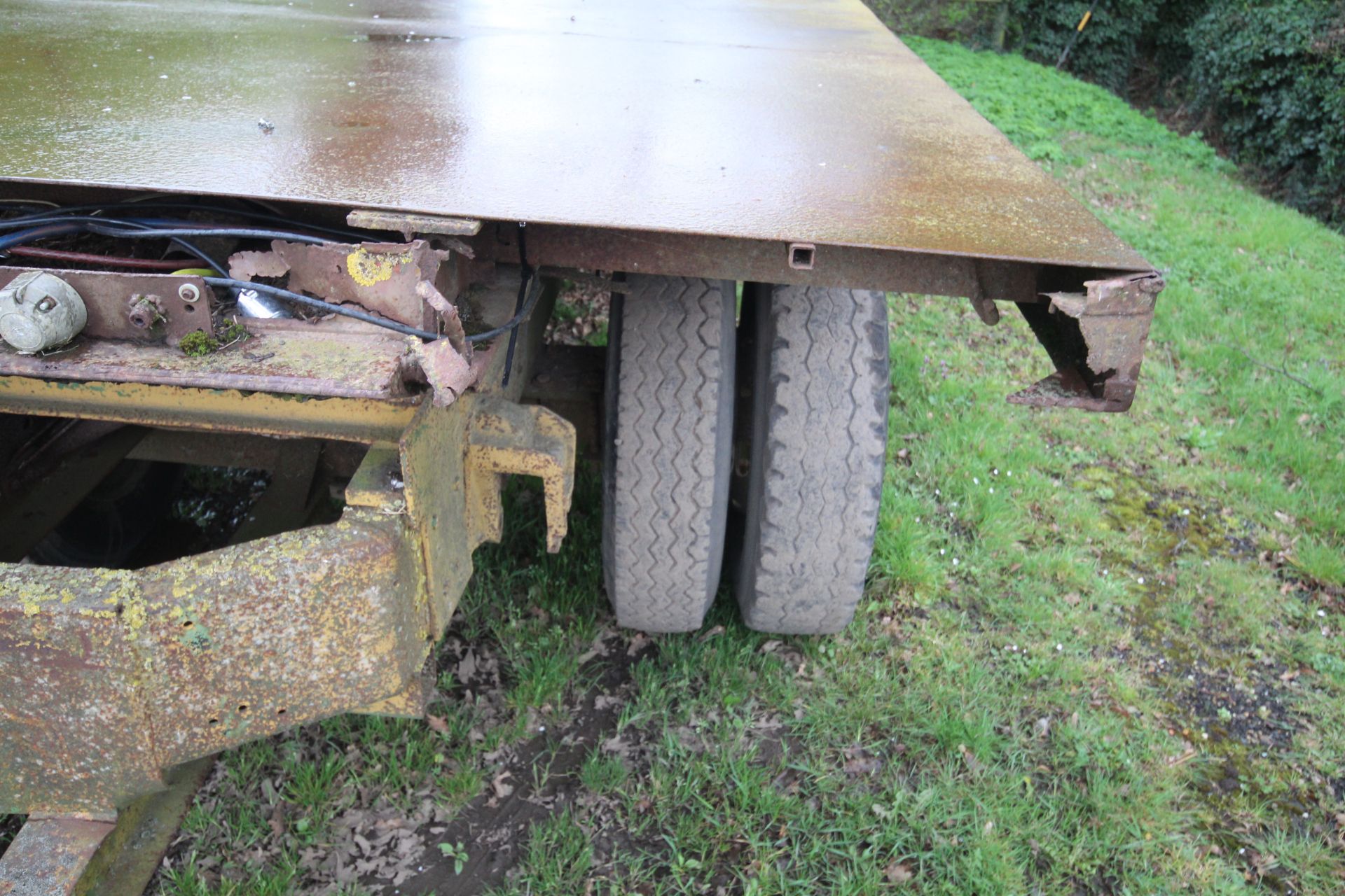 40ft twin axle straw trailer. With dolly and metal floor. V - Image 3 of 42