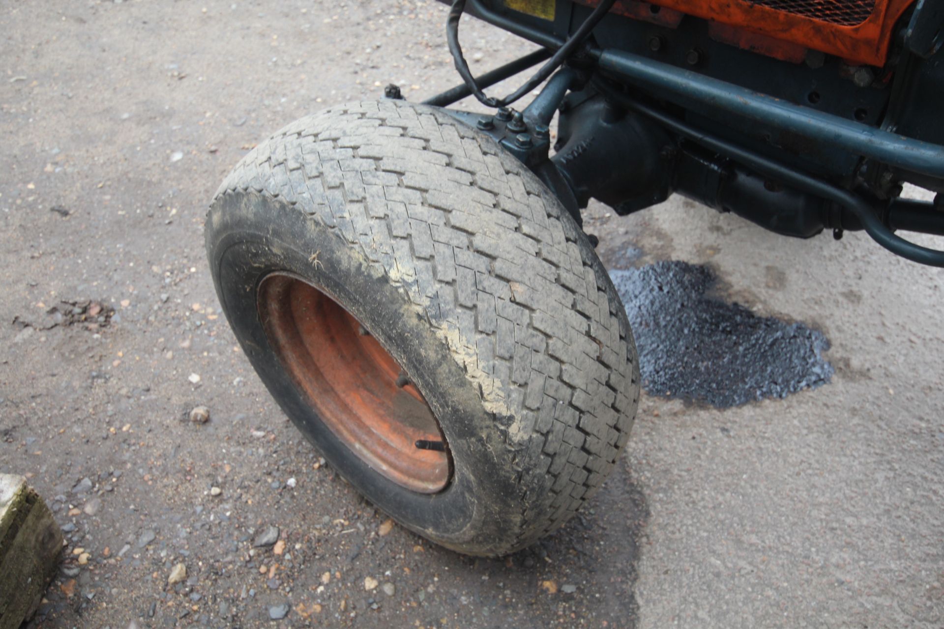 Kubota B7100 HST 4WD compact tractor. 3,134 hours. 29/12.00-15 rear turf wheels and tyres. Front - Image 25 of 41