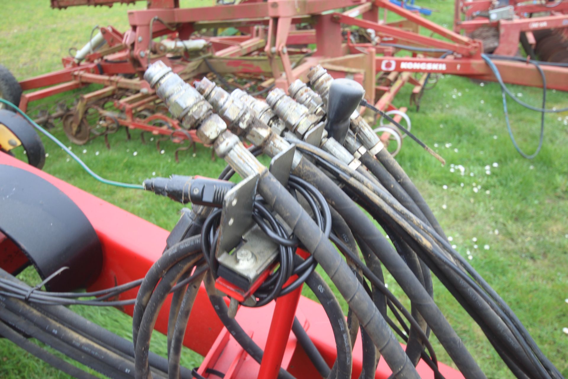 Vaderstad 4.5m Rexius Twin 450. With sprung legs, levelling paddles and double cast iron rings. - Image 6 of 48